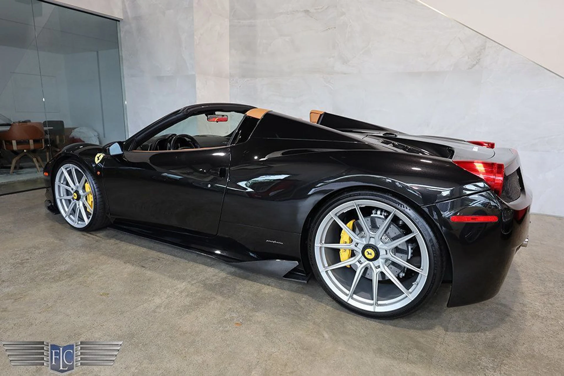 mph048_3850210733_used_2013_ferrari_458_spider_9689_23036593_49_1024_8aed76be6d