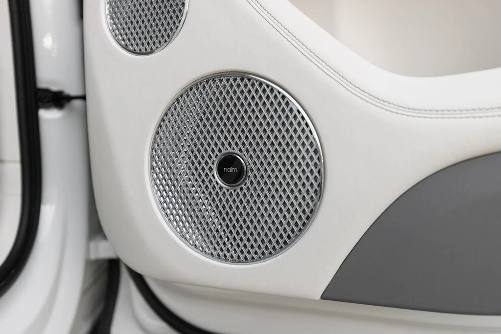 mph048_388196673_b082241947c1e60b2fff13eabd6a15e1x_87ee884424