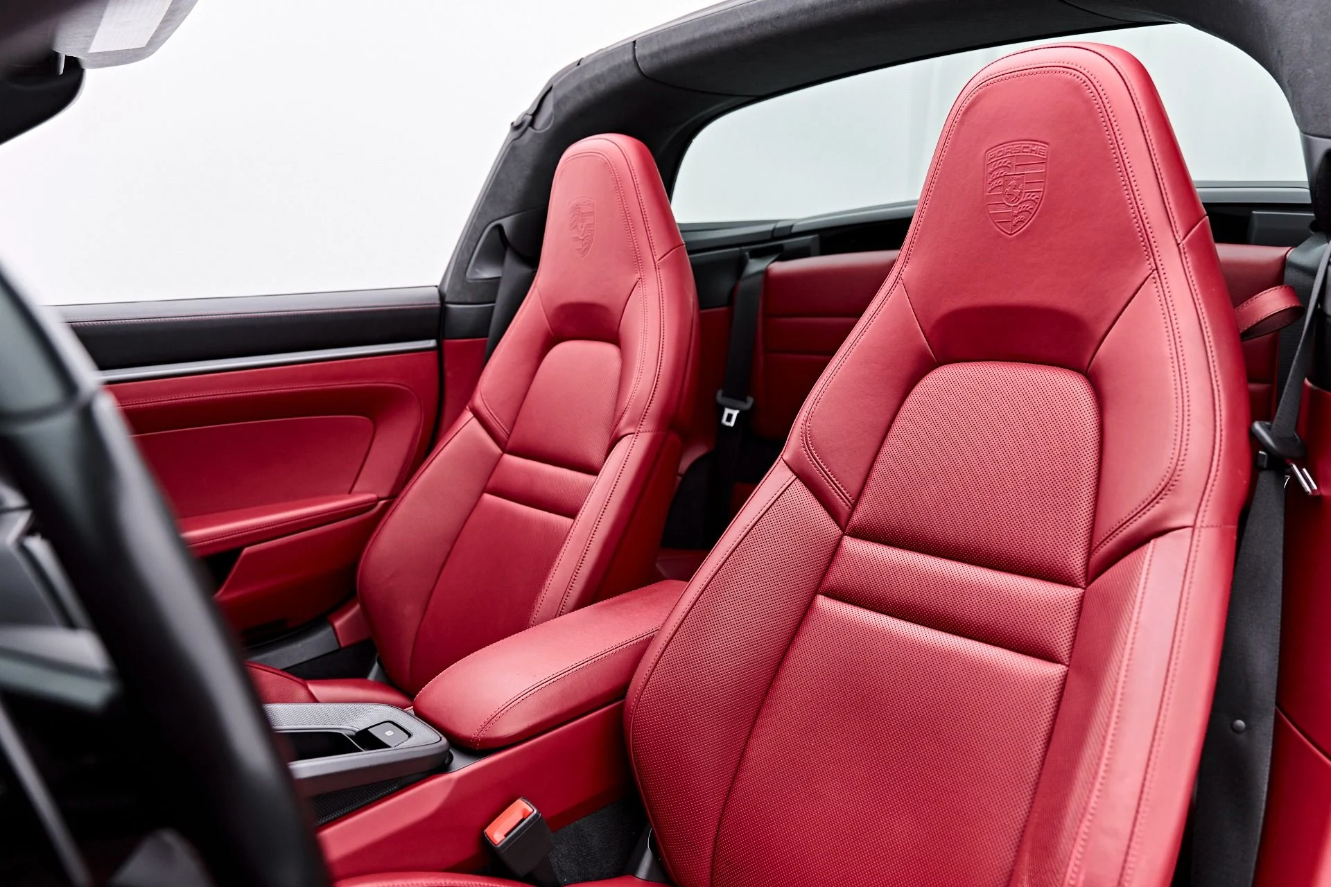 mph048_3886128220_Used_2021_Porsche_911_Targa_4_S_1786672030_021f648761