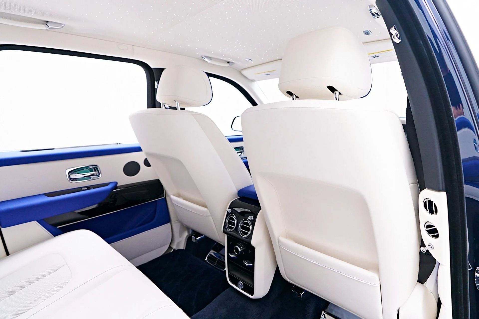 mph048_3898259893_Used_2023_Rolls_Royce_Cullinan_Base_1745954360_0f1b98a974