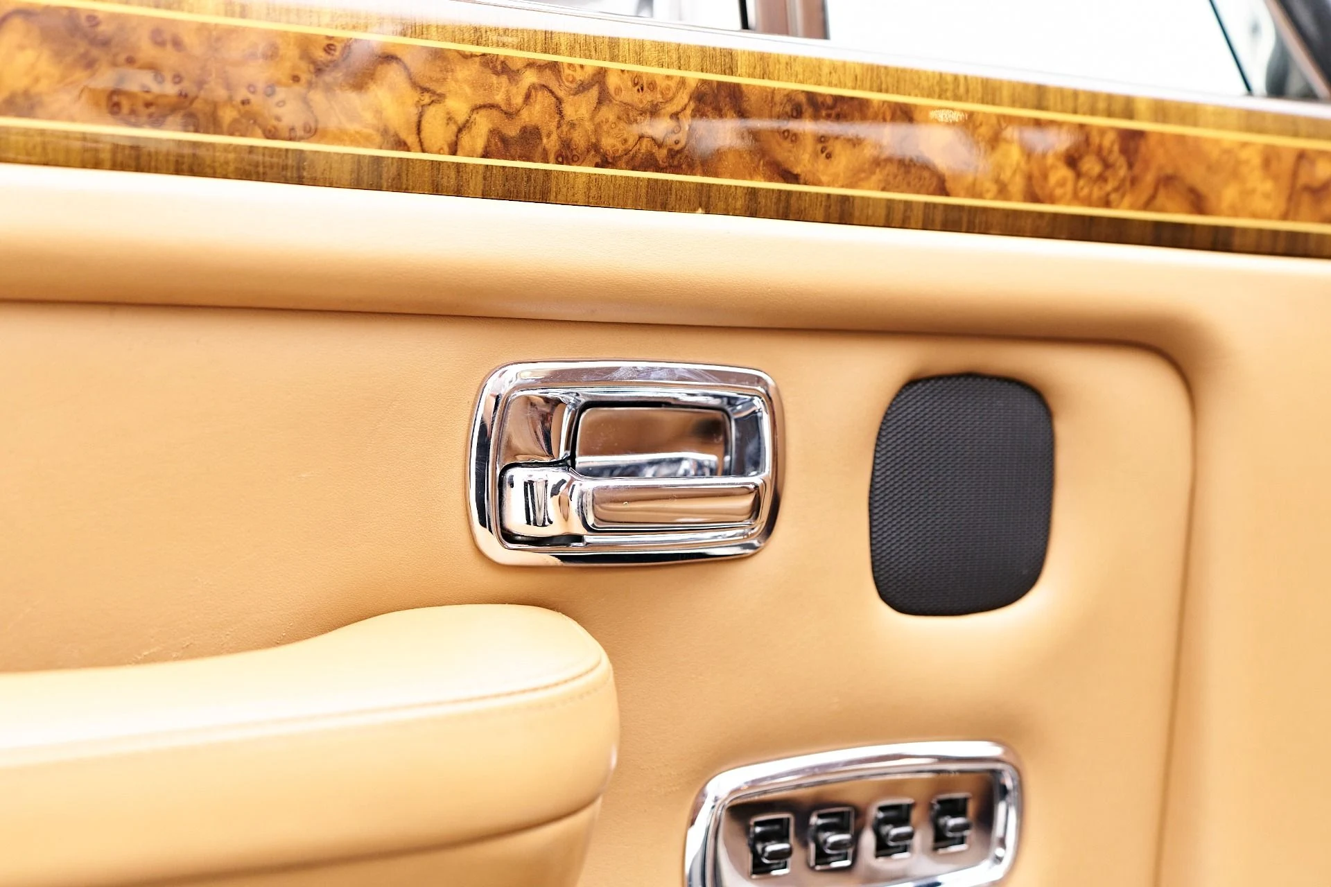 mph048_3927191803_Used_1990_Rolls_Royce_Silver_Spur_1755058774_327b115690