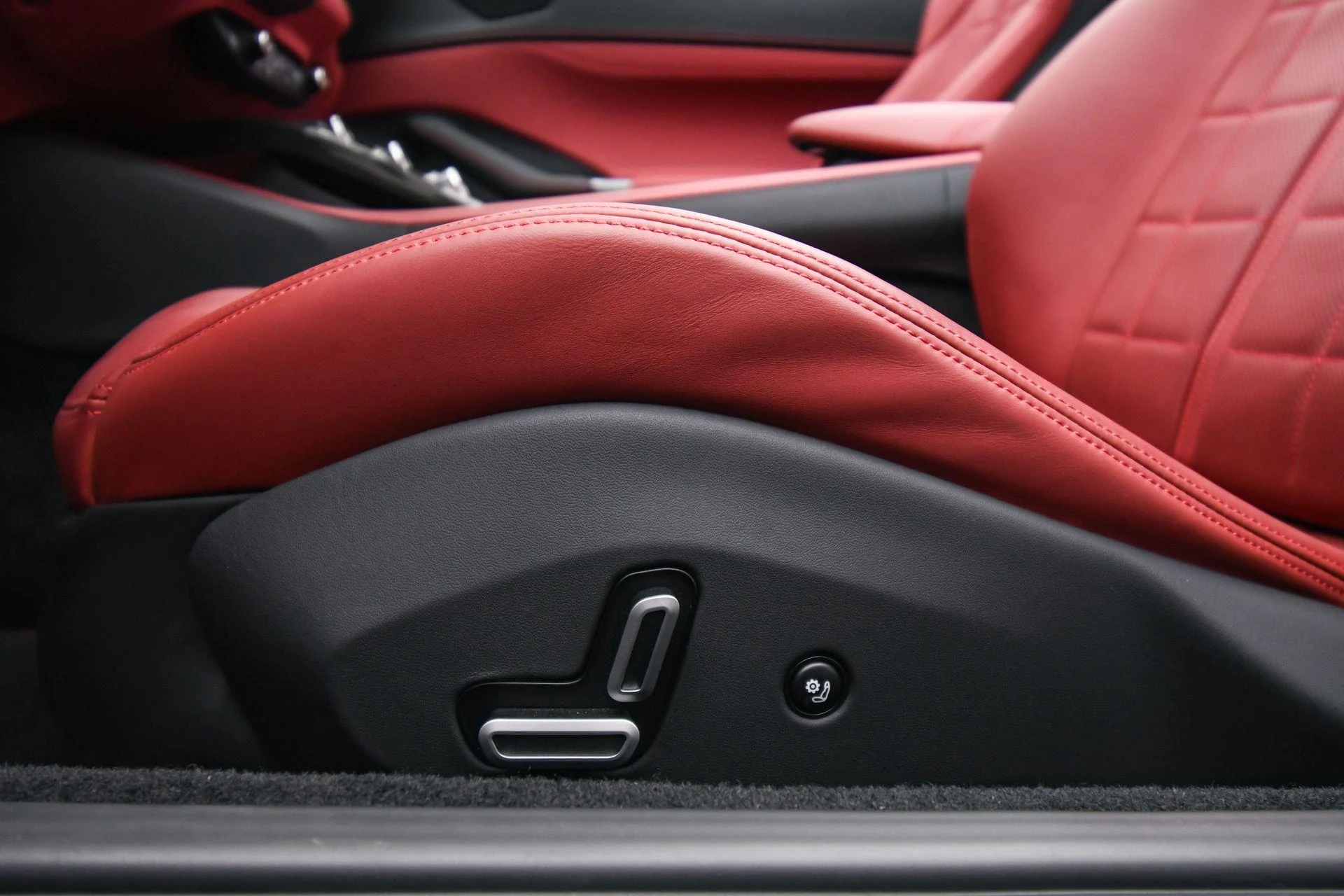 mph048_4007086977_Used_2023_Ferrari_Portofino_M_1757454525_96a747f3ed