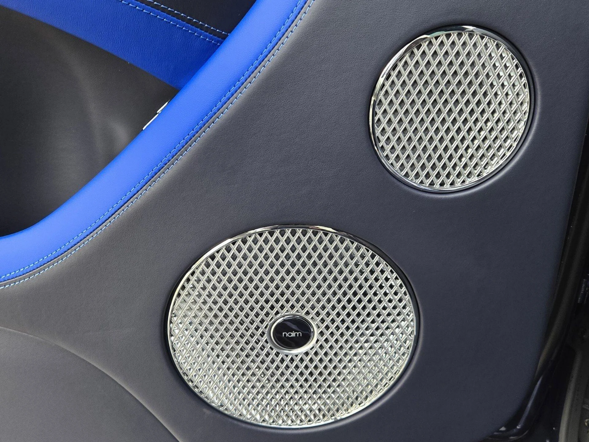 mph048_4010520583_a034a70918723d1bb0a9f848361eee97x_0a3116fee3