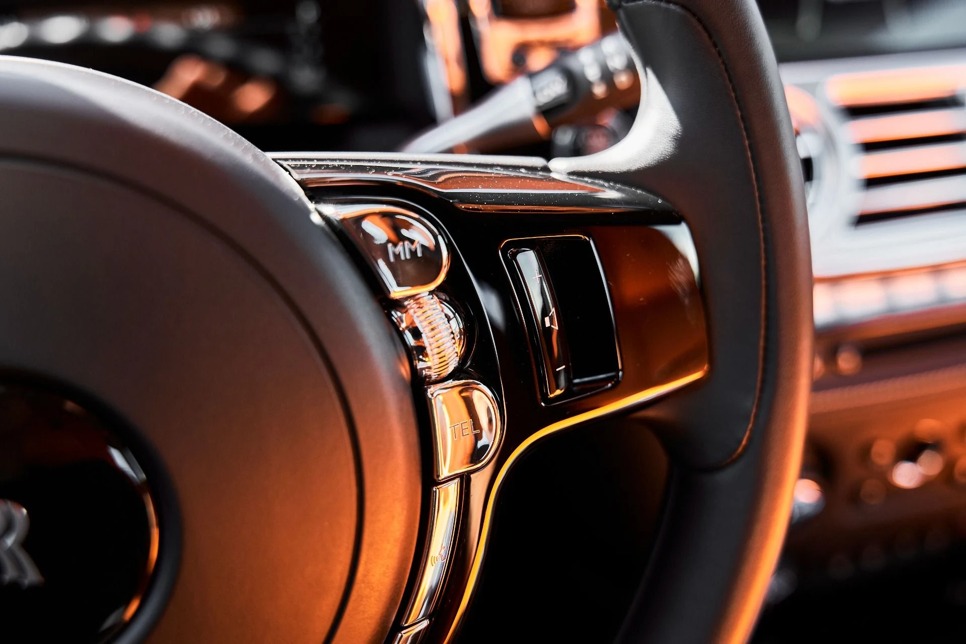 mph048_4018867652_Used_2020_Rolls_Royce_Wraith_Base_1776302639_5242f0520f