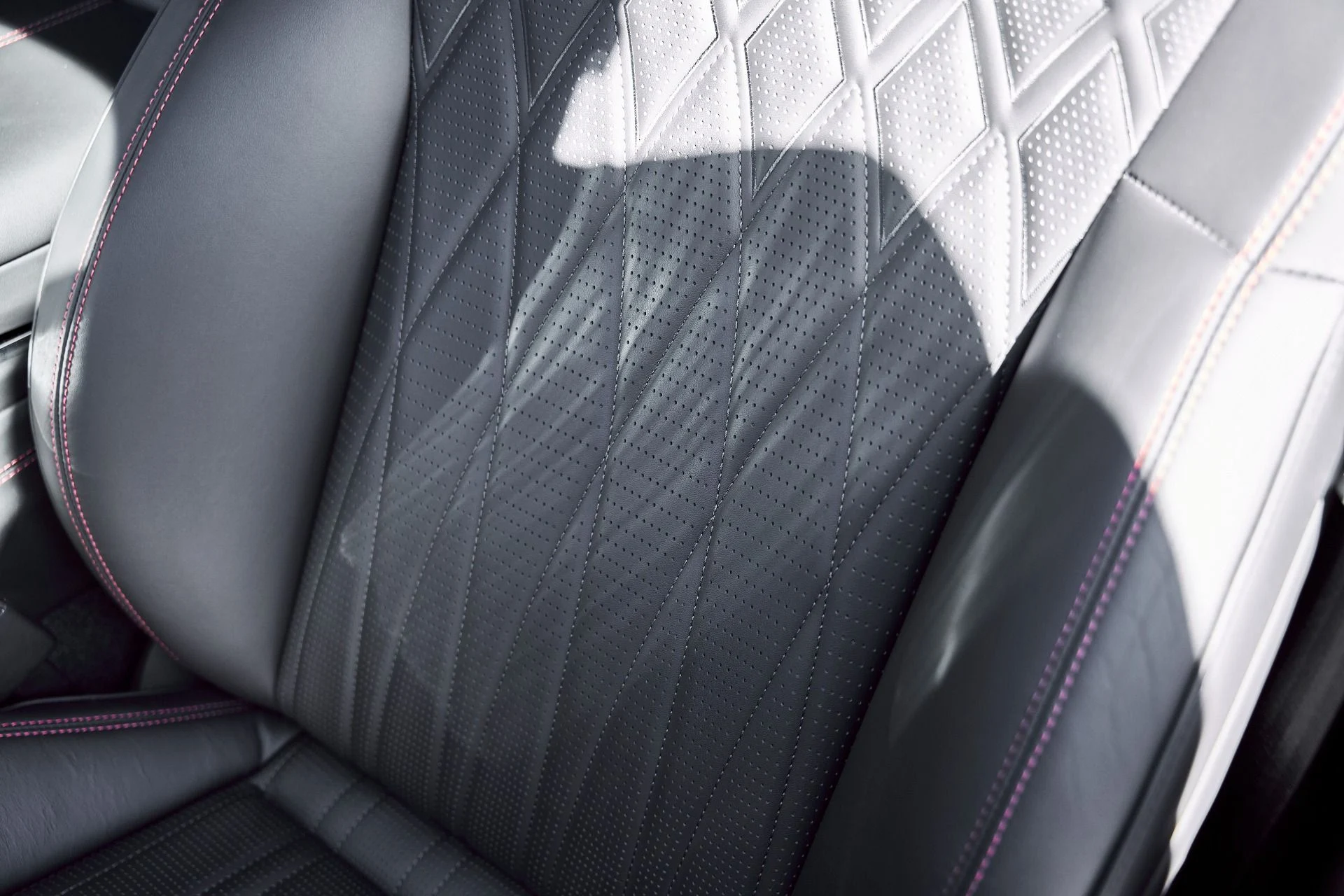 mph048_4021214461_Used_2023_Bentley_Flying_Spur_V8_1773280698_26d2fbbd4c