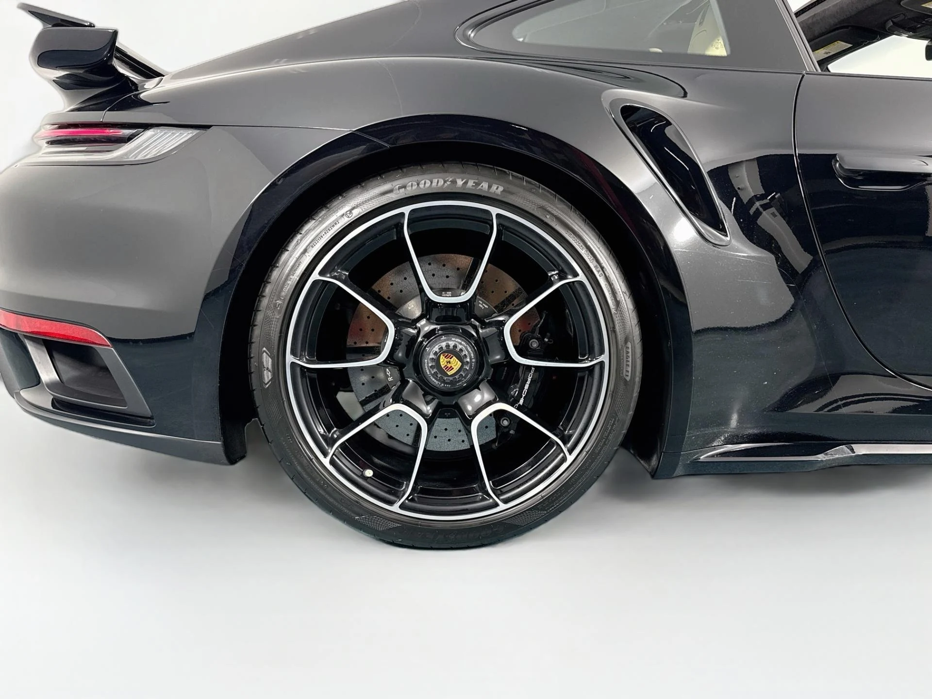 mph048_4023492748_Used_2021_Porsche_911_Turbo_S_1787123375_e4cc0ab50f