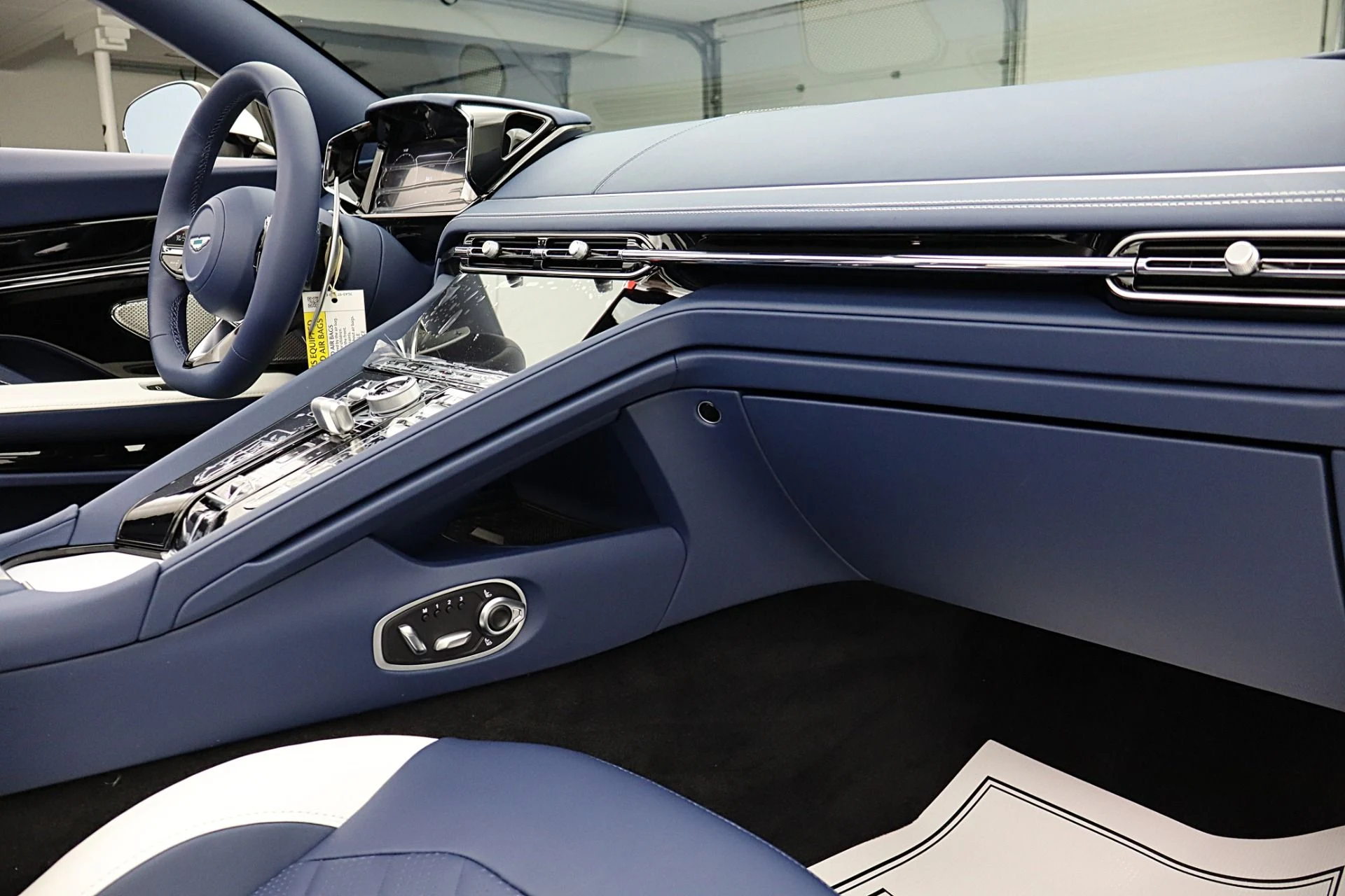 mph048_403023134_New_2026_Aston_Martin_DB_12_S_Volante_cf76221d72