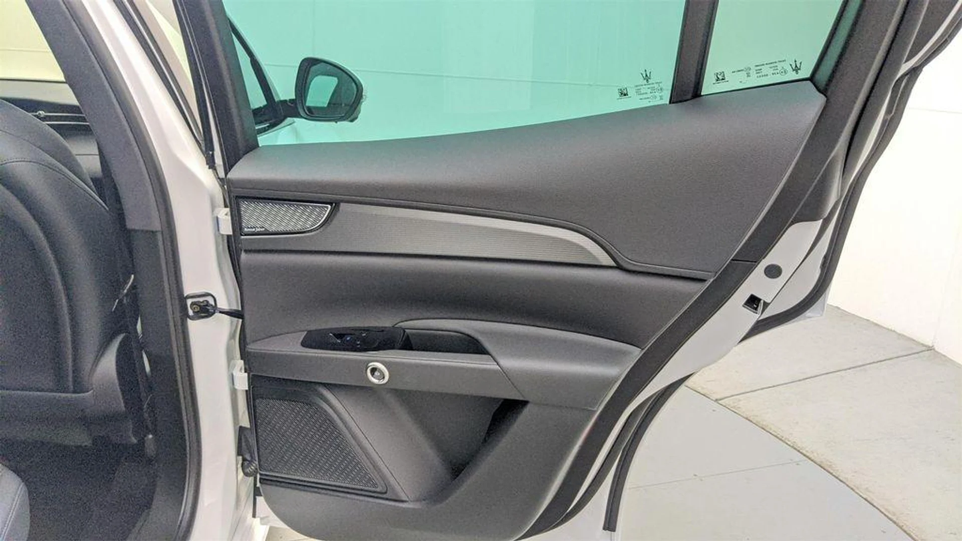 mph048_4034359963_Xs_O_Nxce_PH_9aqa_F1_K8e_Fv_RA_Kcvv_I_525132ceaf