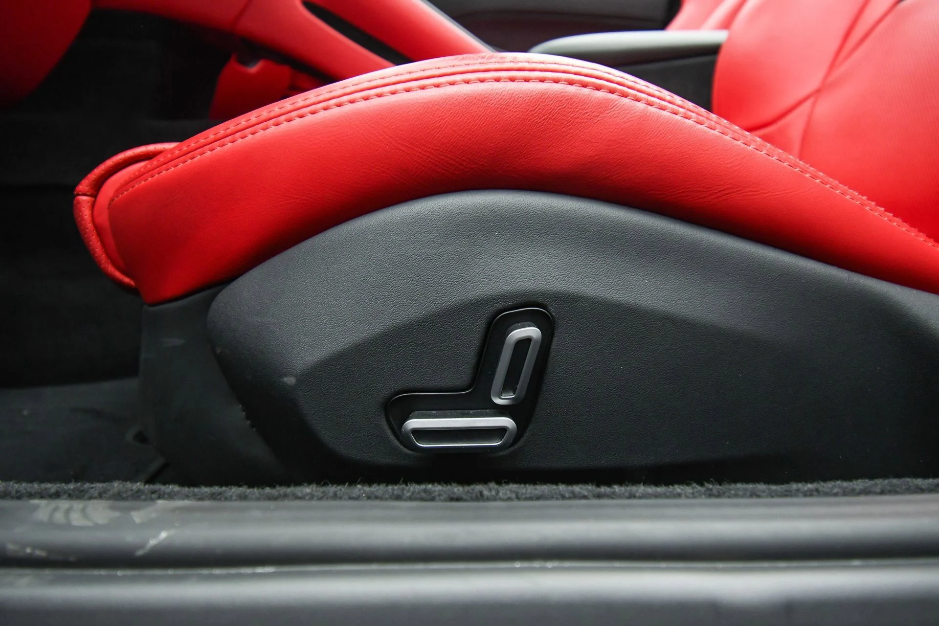 mph048_4045318534_4ca38935180a4ef89543dfc7a0c76da8_513ba8ef0f