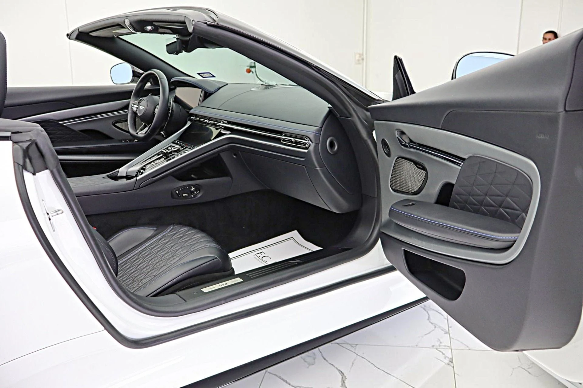 mph048_4052521536_Used_2024_Aston_Martin_DB_12_Volante_a54037b1ea