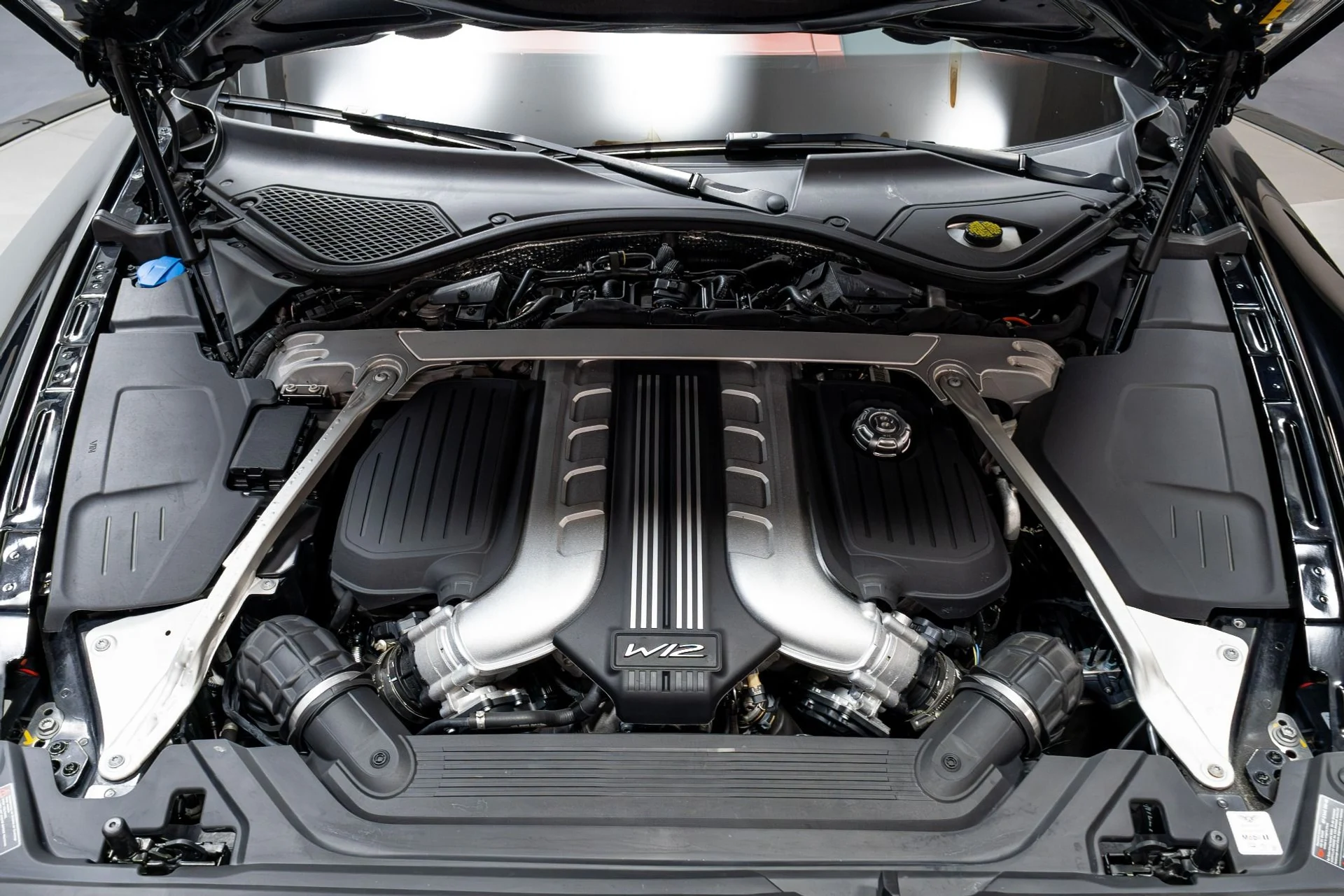 mph048_4070474657_Used_2020_Bentley_Flying_Spur_W12_First_Edition_1774462936_81009eff9d