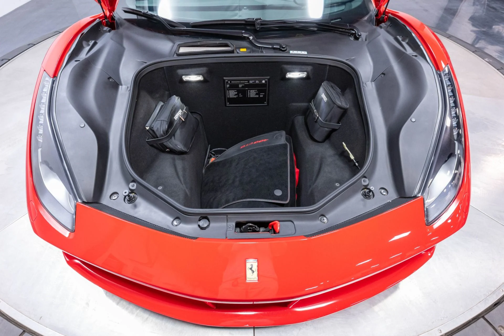 mph048_4082976176_Used_2018_Ferrari_488_GTB_1786120239_68b98805f9
