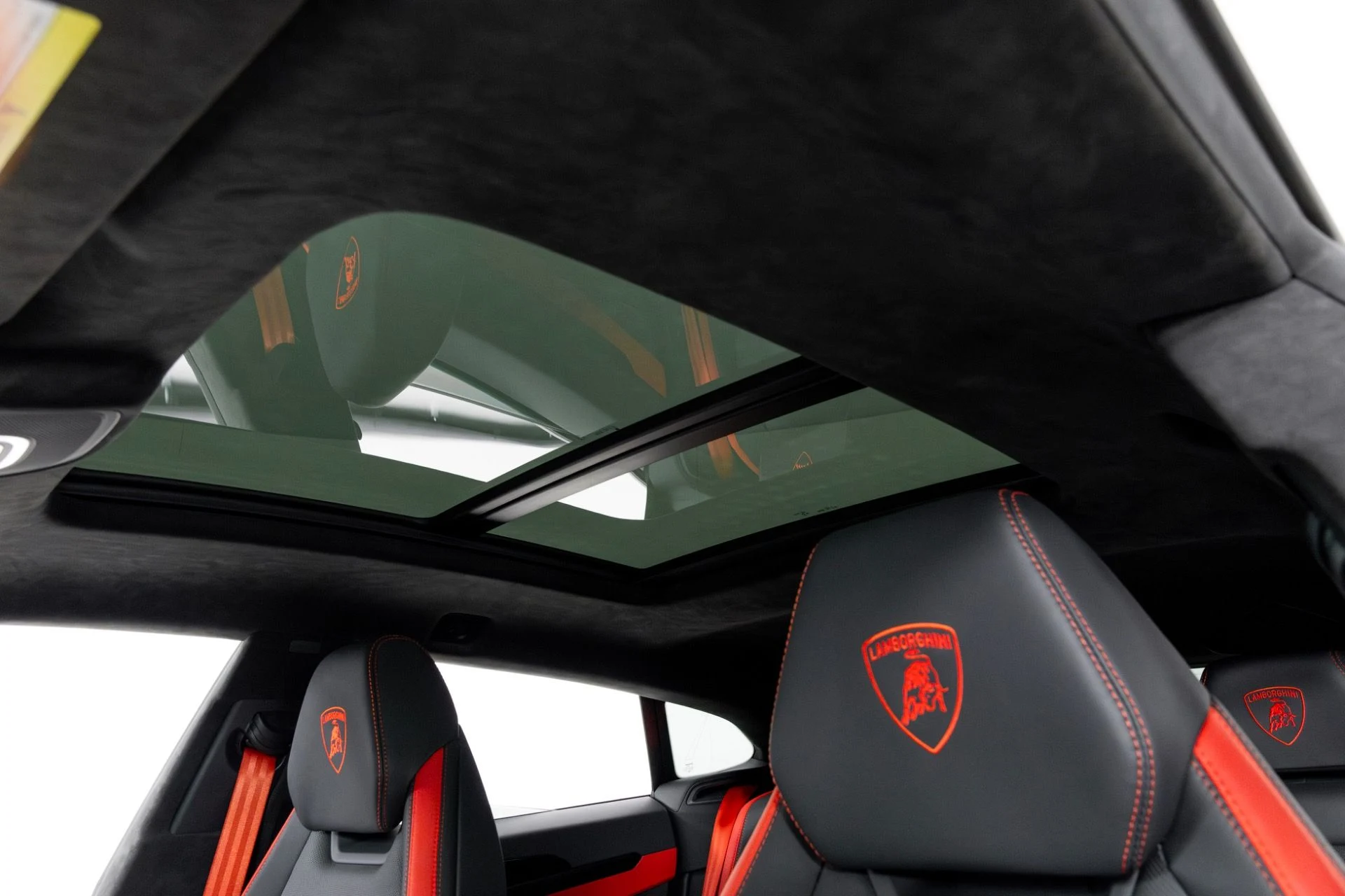 mph048_4083631037_Used_2024_Lamborghini_Urus_S_1765302062_cf9d37cd59