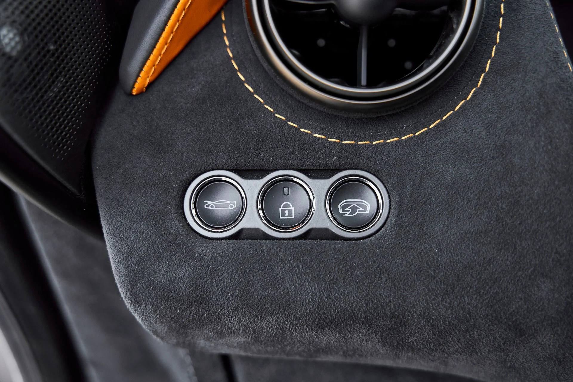 mph048_4086969567_Used_2018_Mc_Laren_720_S_Performance_1766270139_5d3c563b7d