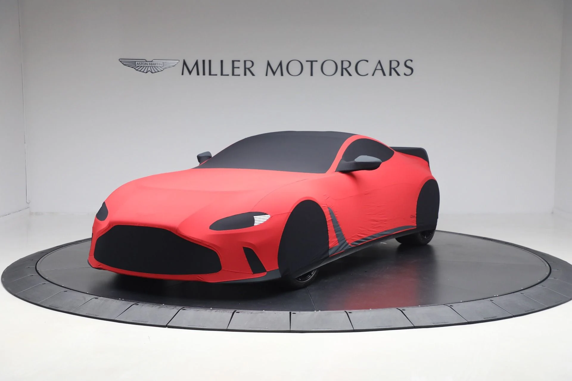mph048_4096862235_Used_2023_Aston_Martin_Vantage_V12_b104696093