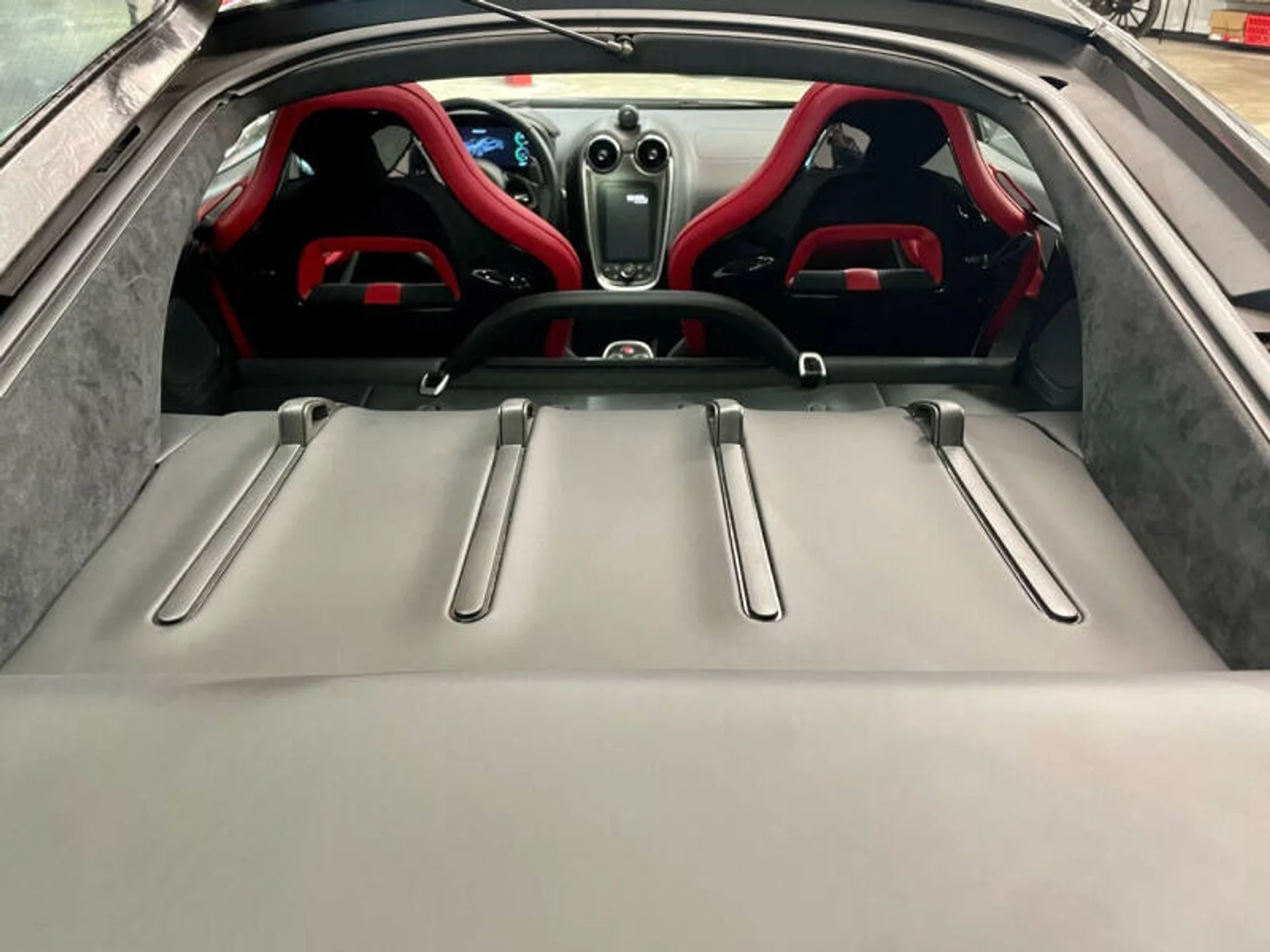 mph048_4097850495_2017_mclaren_570gt_base_2dr_coupe_b1ce093801