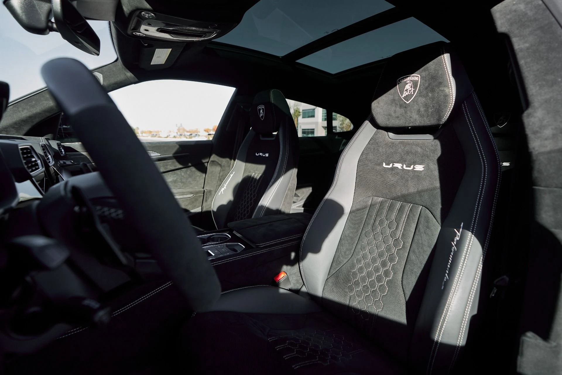 mph048_412554205_Used_2024_Lamborghini_Urus_Performante_1764124842_0238f3aa49