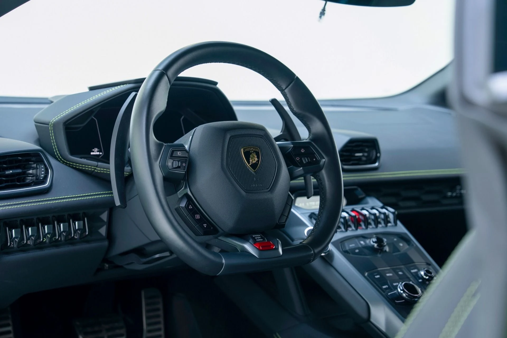 mph048_4141347019_Used_2019_Lamborghini_Huracan_LP_580_2_1780329686_71904cee42