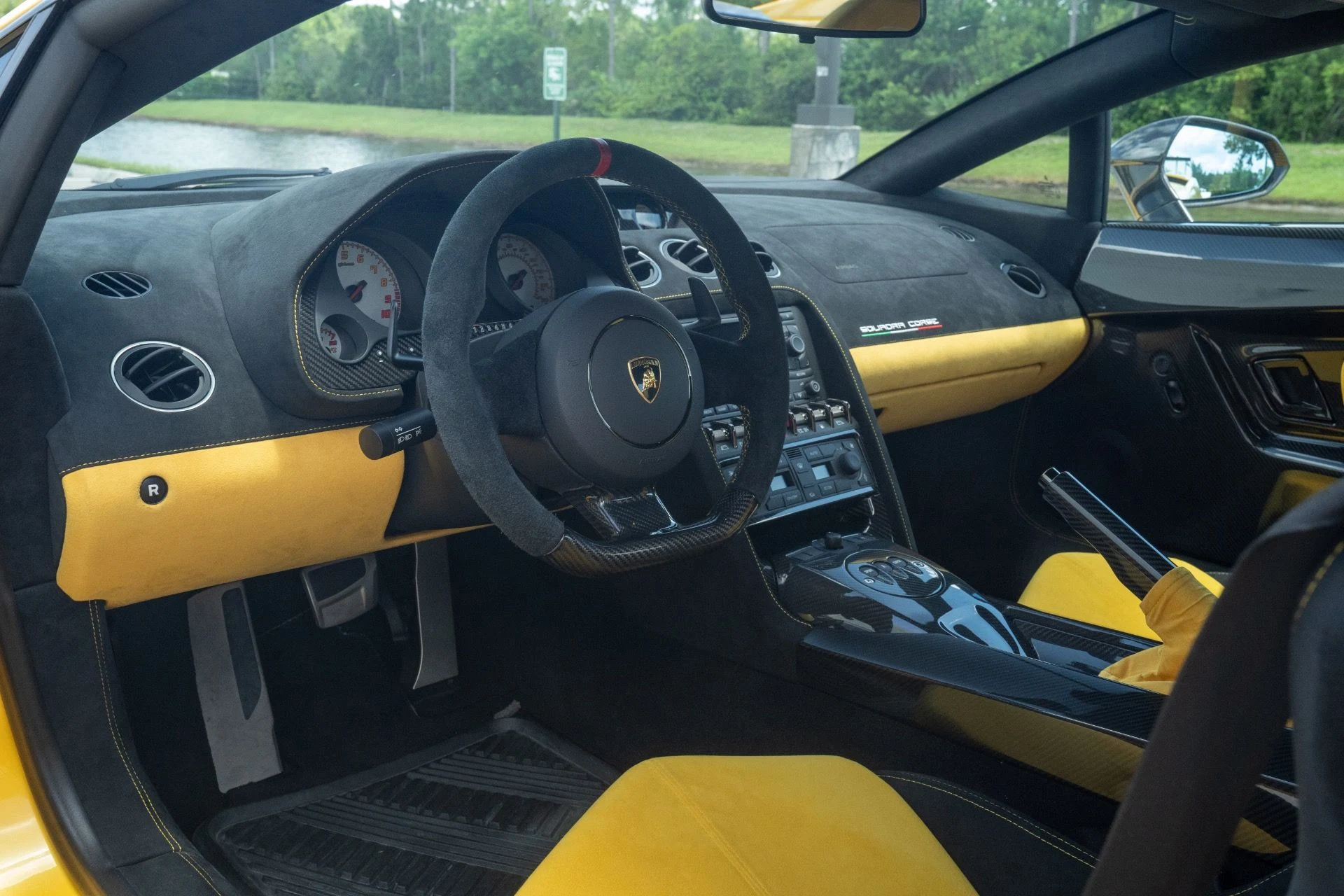 mph048_41479489_Used_2014_Lamborghini_Gallardo_LP_570_4_Squadra_Corse_1755029646_73c1f3f6a2
