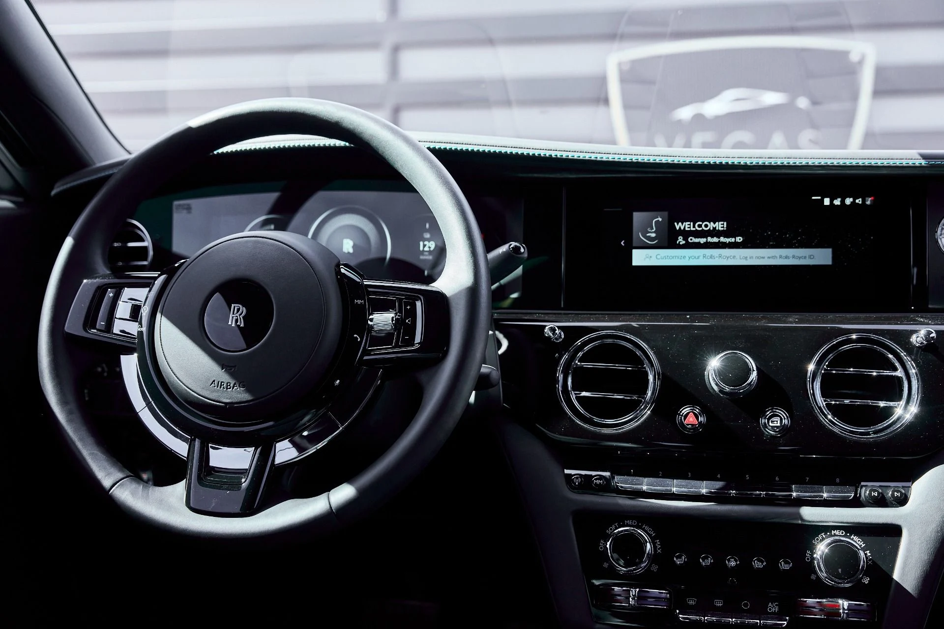 mph048_4149790885_Used_2025_Rolls_Royce_Spectre_Base_1771642472_6323d0f48b