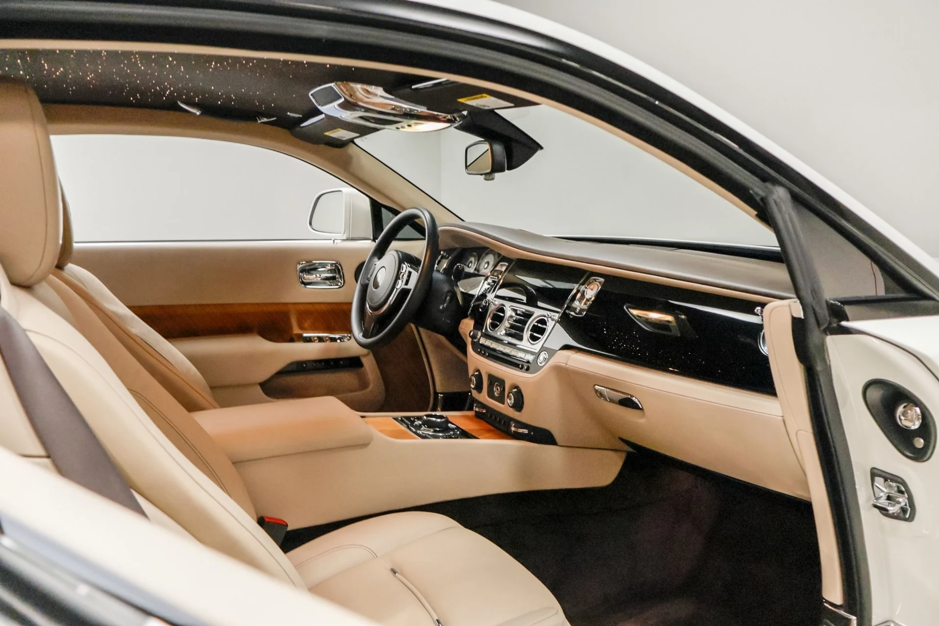 mph048_415314853_Used_2014_Rolls_Royce_Wraith_1761229895_51846e5073