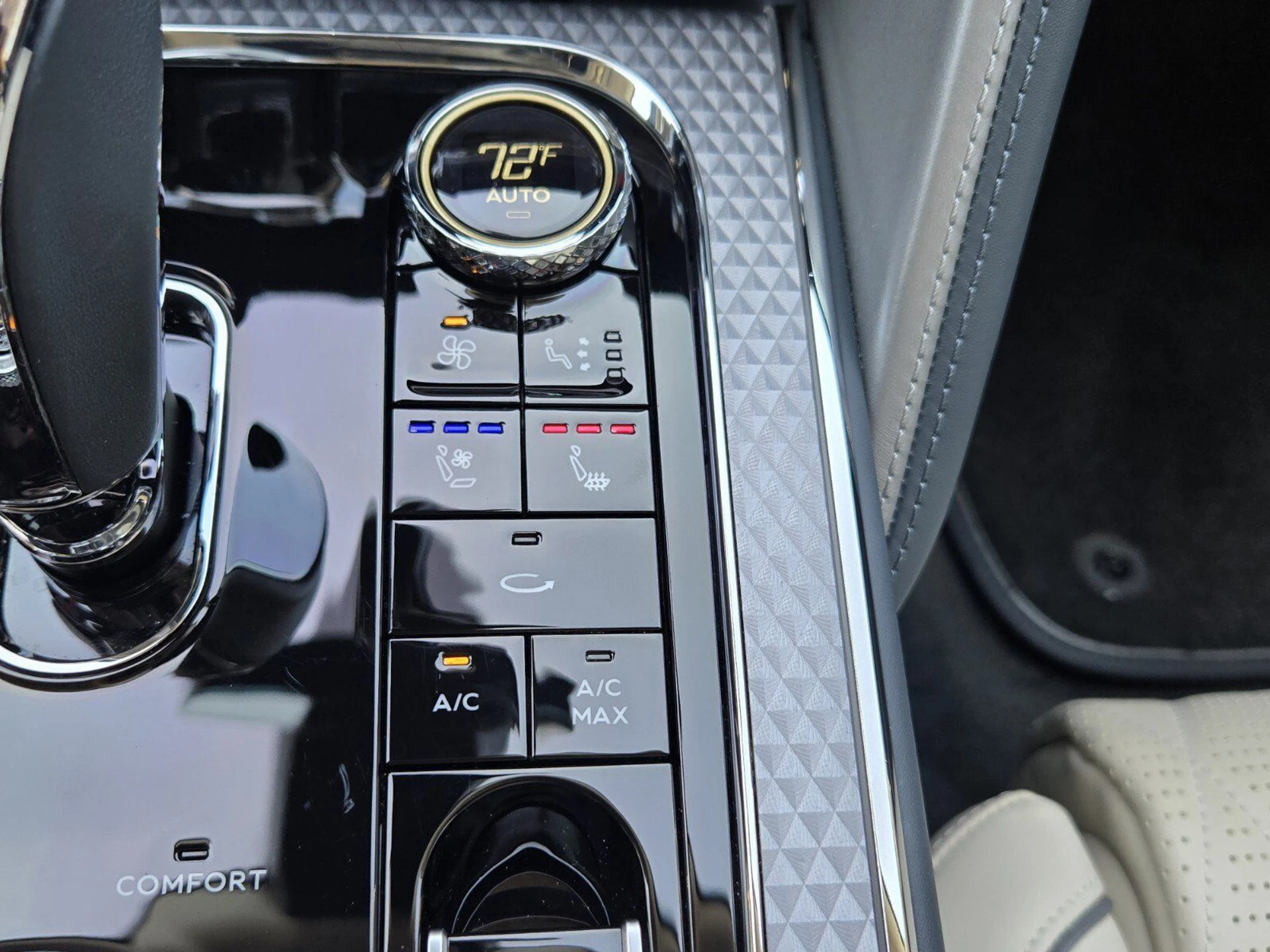 mph048_4155259179_0a2cf1bb90922f4204ebd05e178ff94ax_c87cefb9b3