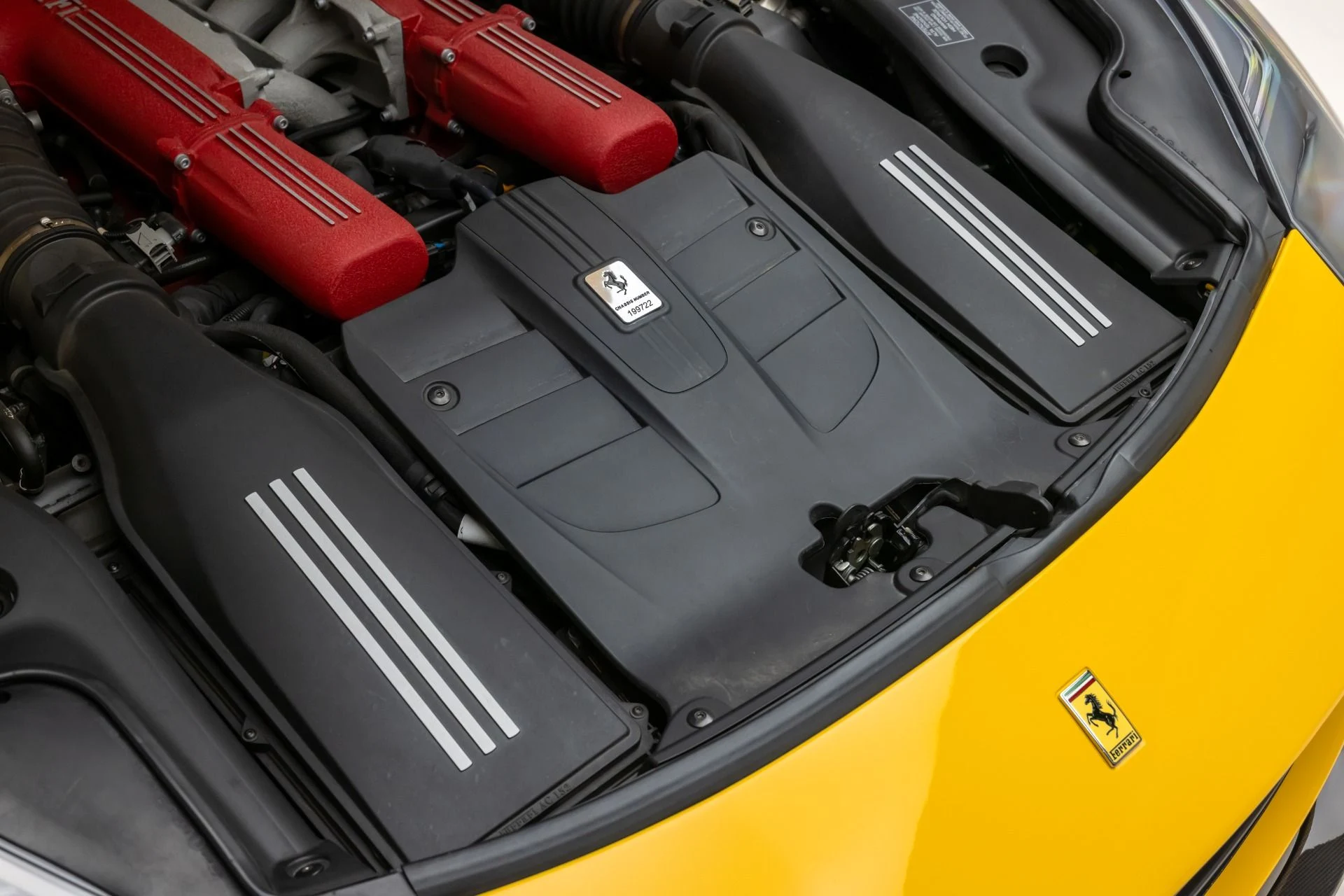 mph048_4159910743_Used_2014_Ferrari_F12berlinetta_1766171664_699d4c4730