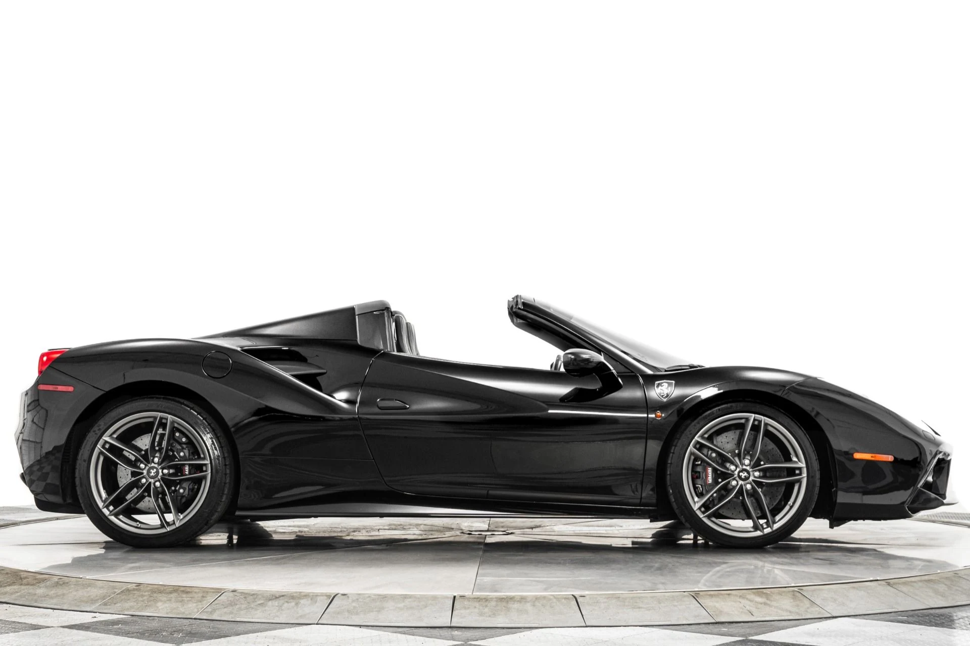 mph048_4169901184_Used_2018_Ferrari_488_Spider_Extensive_Carbon_Fiber_Trim_Low_Miles_1776720034_11bf10e5e8