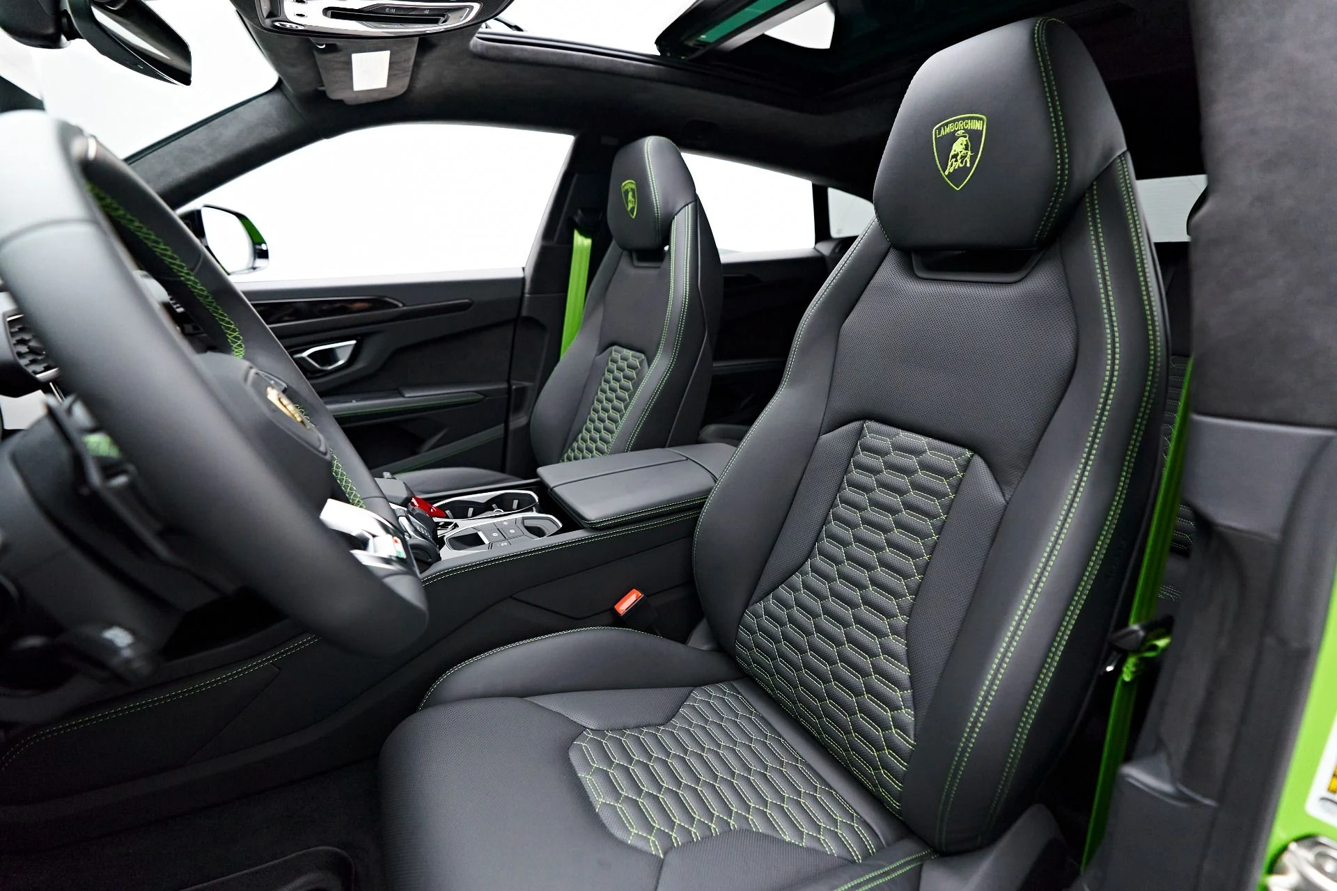 mph048_4179281799_Used_2023_Lamborghini_Urus_S_1692657144_e7a3a826db
