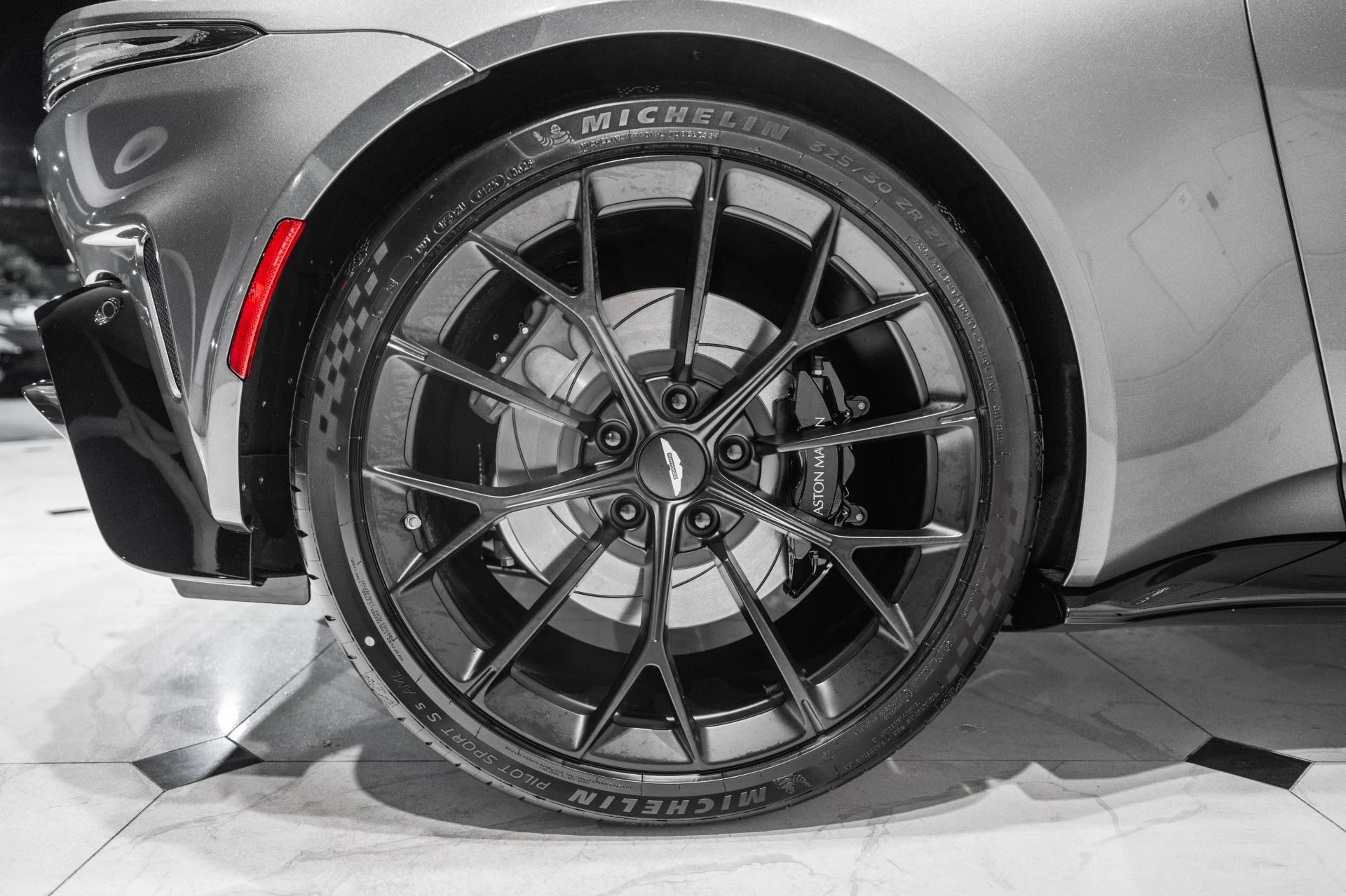 mph048_4198393397_New_2026_Aston_Martin_Vantage_S_Roadster_1781710723_0b28800f79