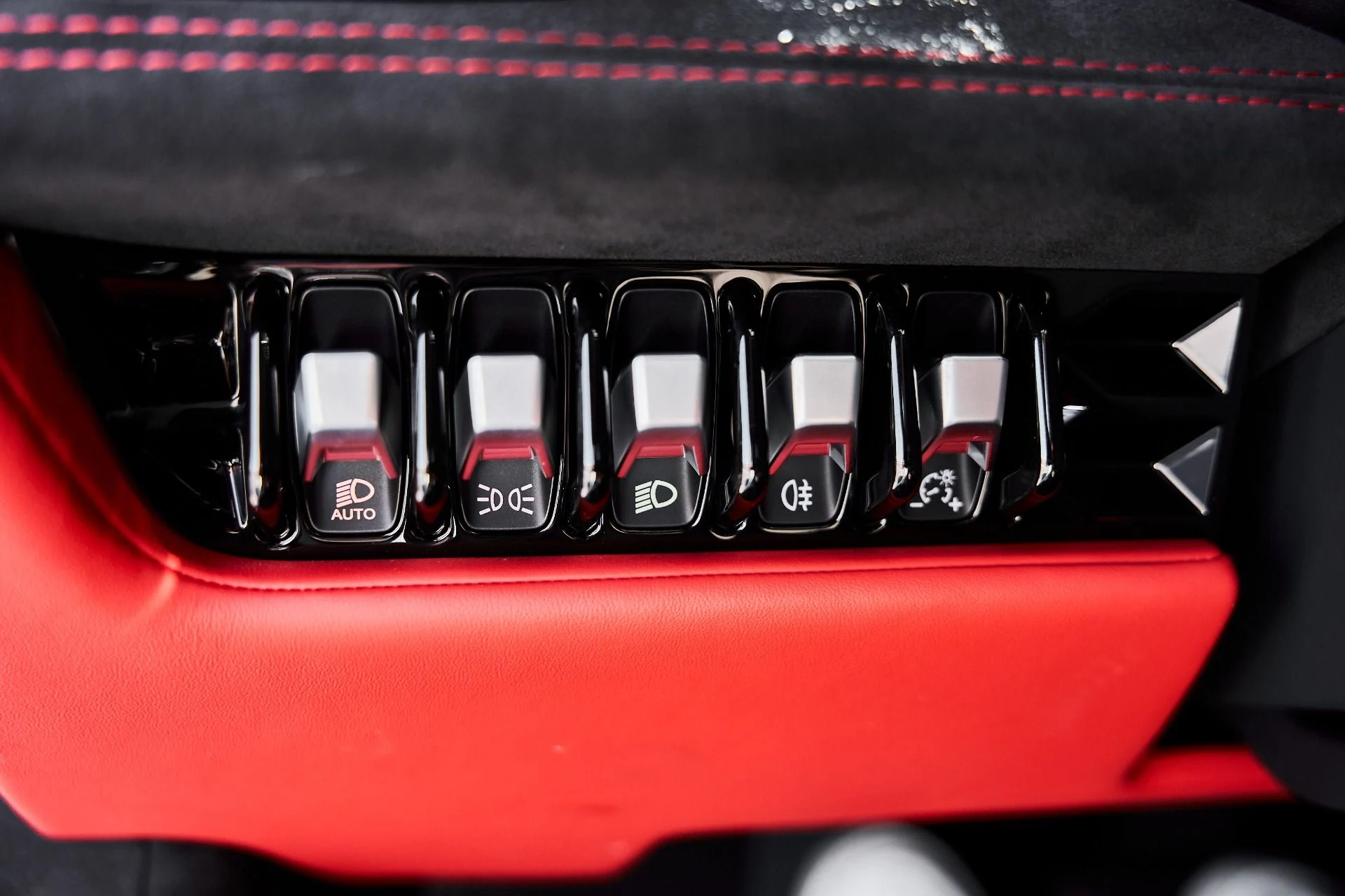 mph048_4209184096_Used_2023_Lamborghini_Huracan_1778117645_e4b9bf440d