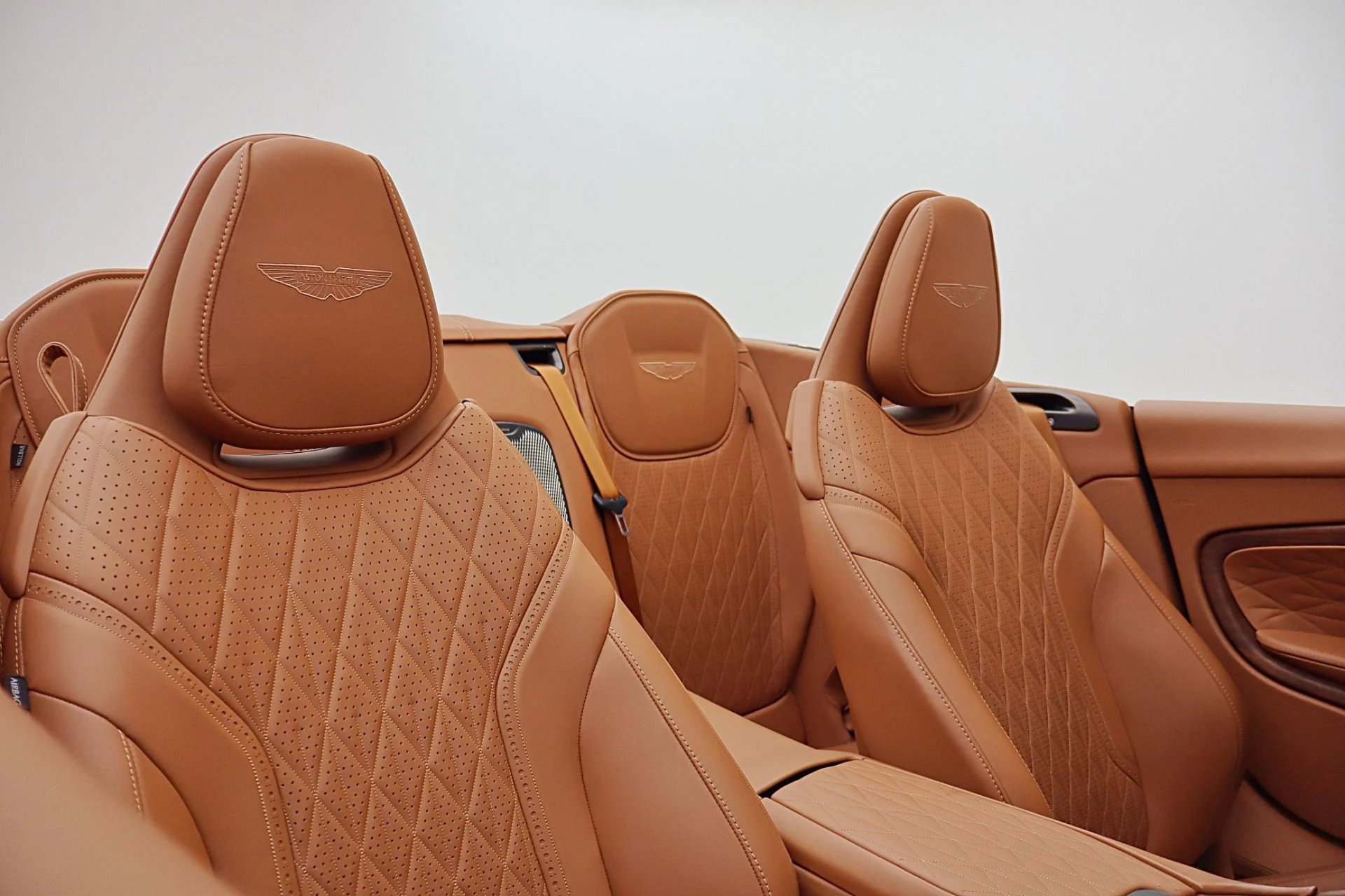 mph048_4273683506_Used_2024_Aston_Martin_DB_12_Volante_c74c762010