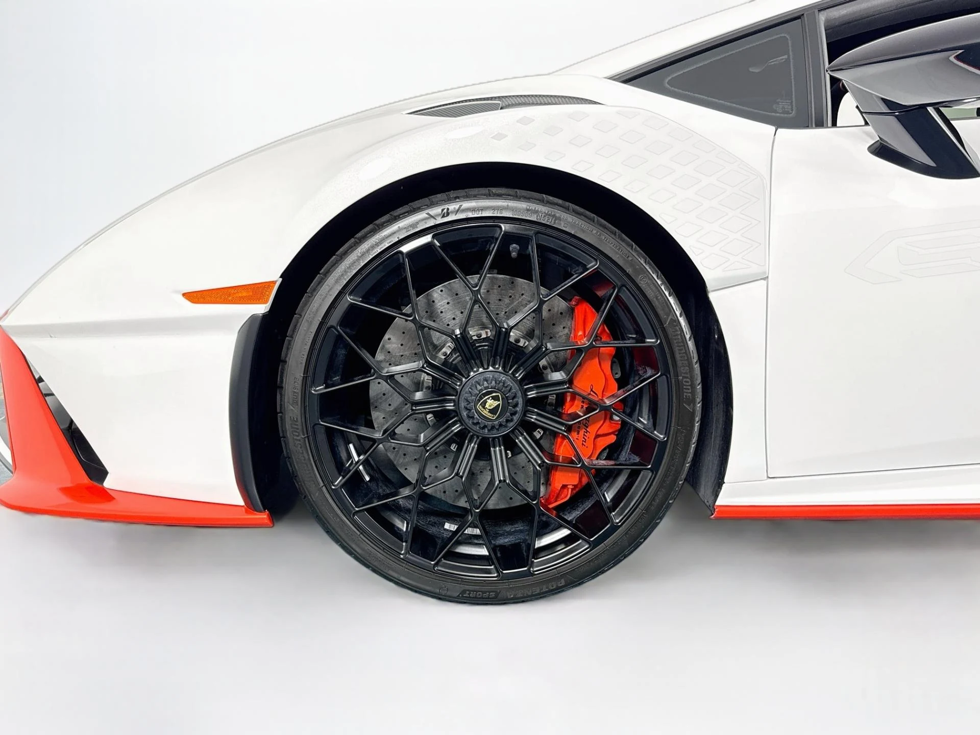 mph048_440394201_Used_2022_Lamborghini_Huracan_STO_1789147612_71ba30cc28