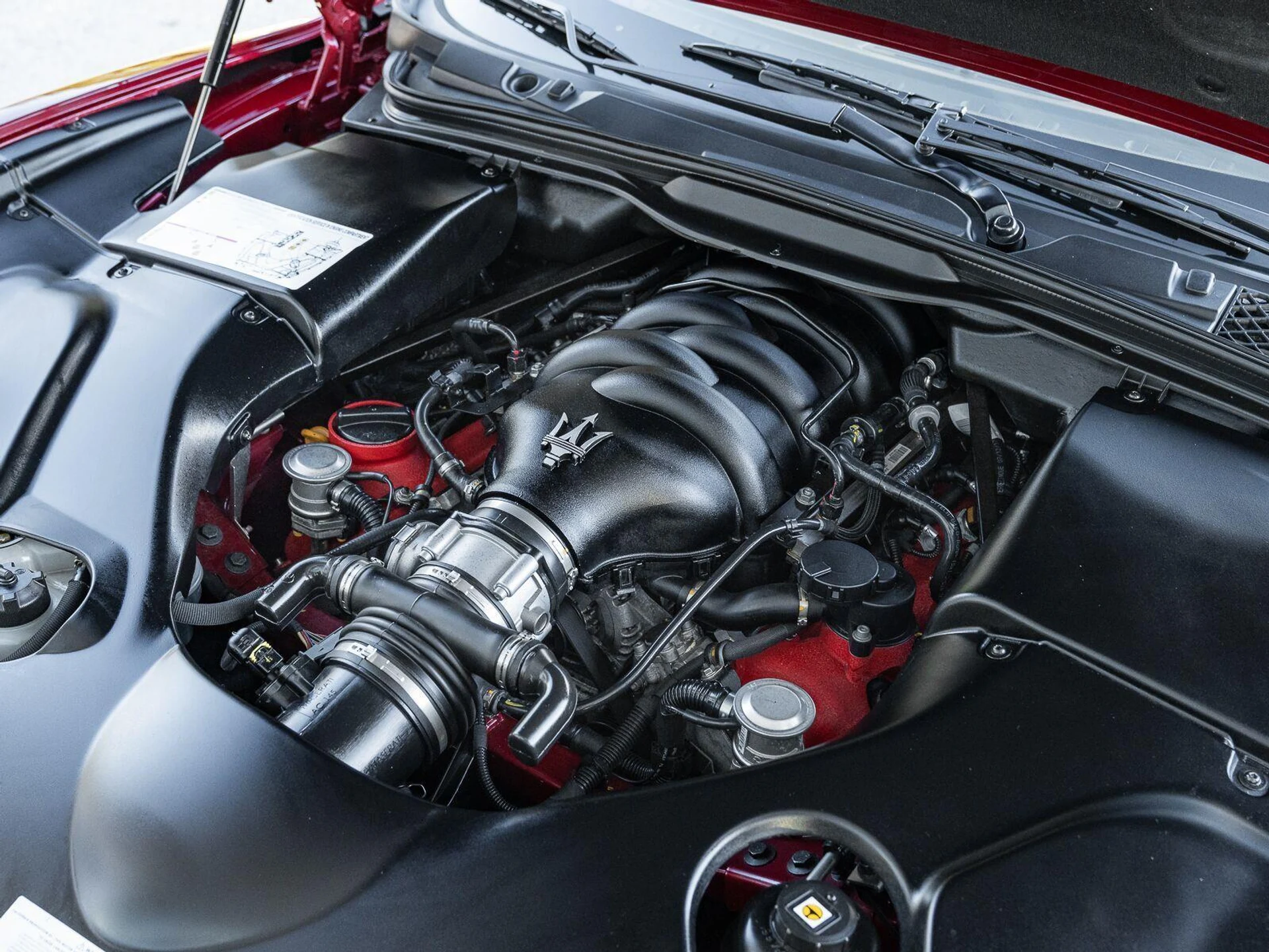 mph048_444057168_Used_2019_Maserati_Gran_Turismo_Convertible_Sport_1792433392_5c58486ea6
