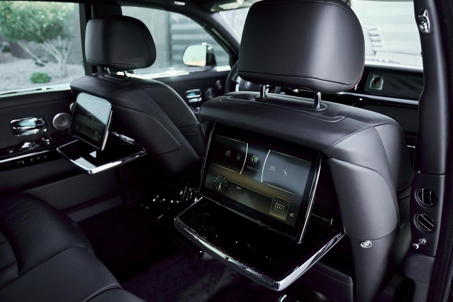 mph048_462760259_Used_2024_Rolls_Royce_Phantom_Base_1770700110_2922ed9358