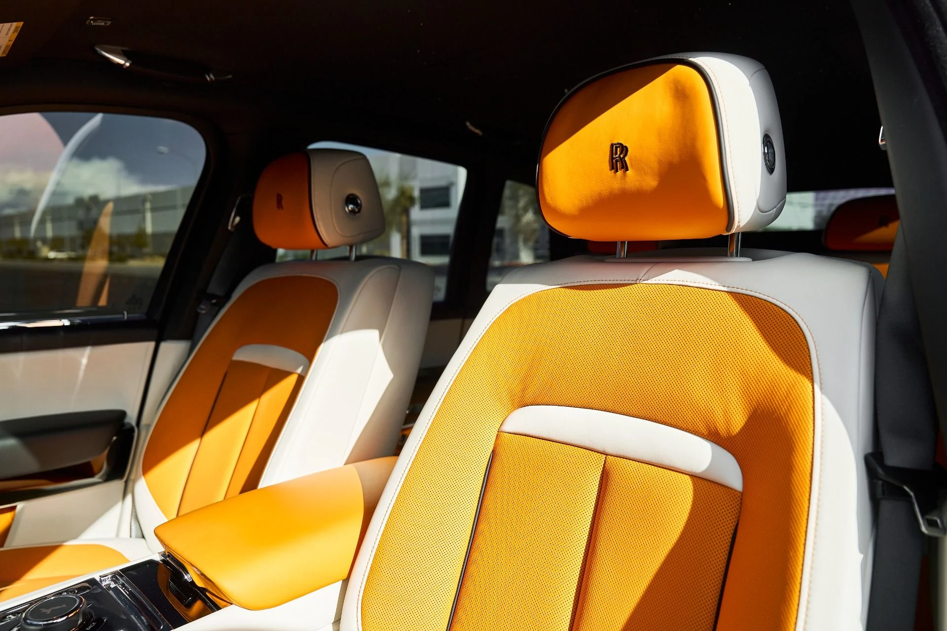 mph048_469067456_Used_2026_Rolls_Royce_Cullinan_Base_1766884797_02b365f717