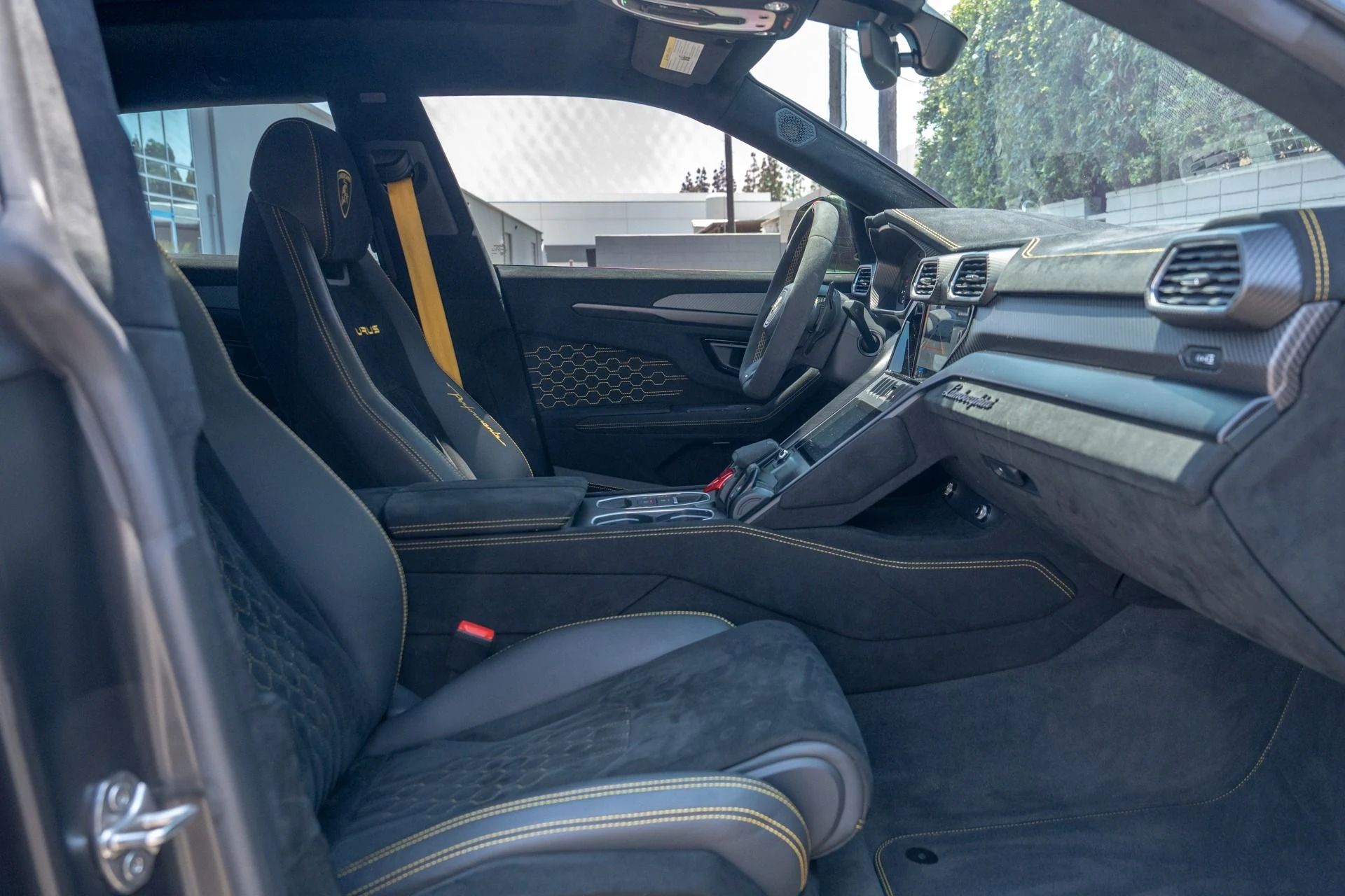 mph048_493584178_Used_2023_Lamborghini_Urus_Performante_1754671740_39a5c2ff9f