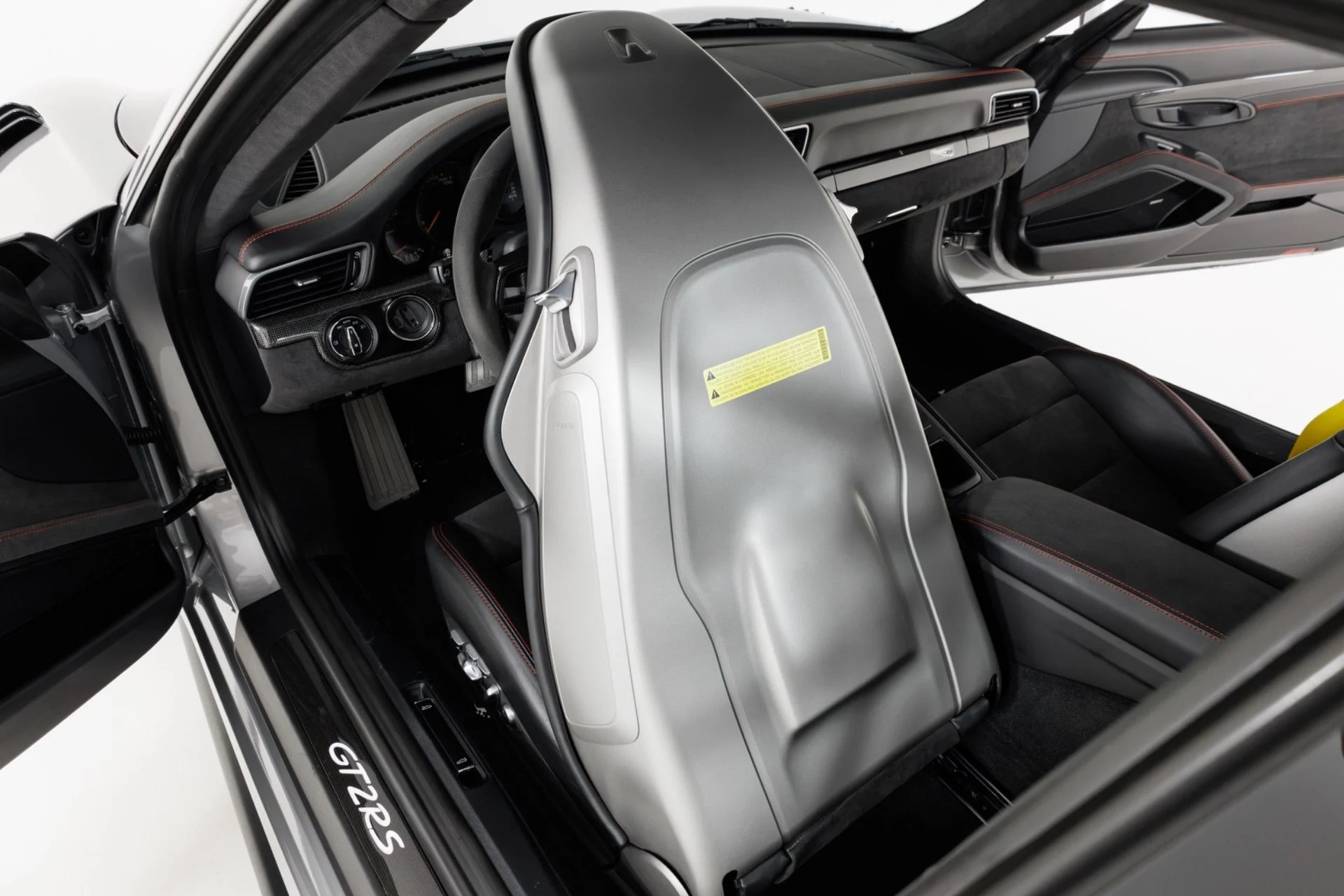 mph048_551909677_Used_2018_Porsche_911_GT_2_RS_1791916169_36a735729f