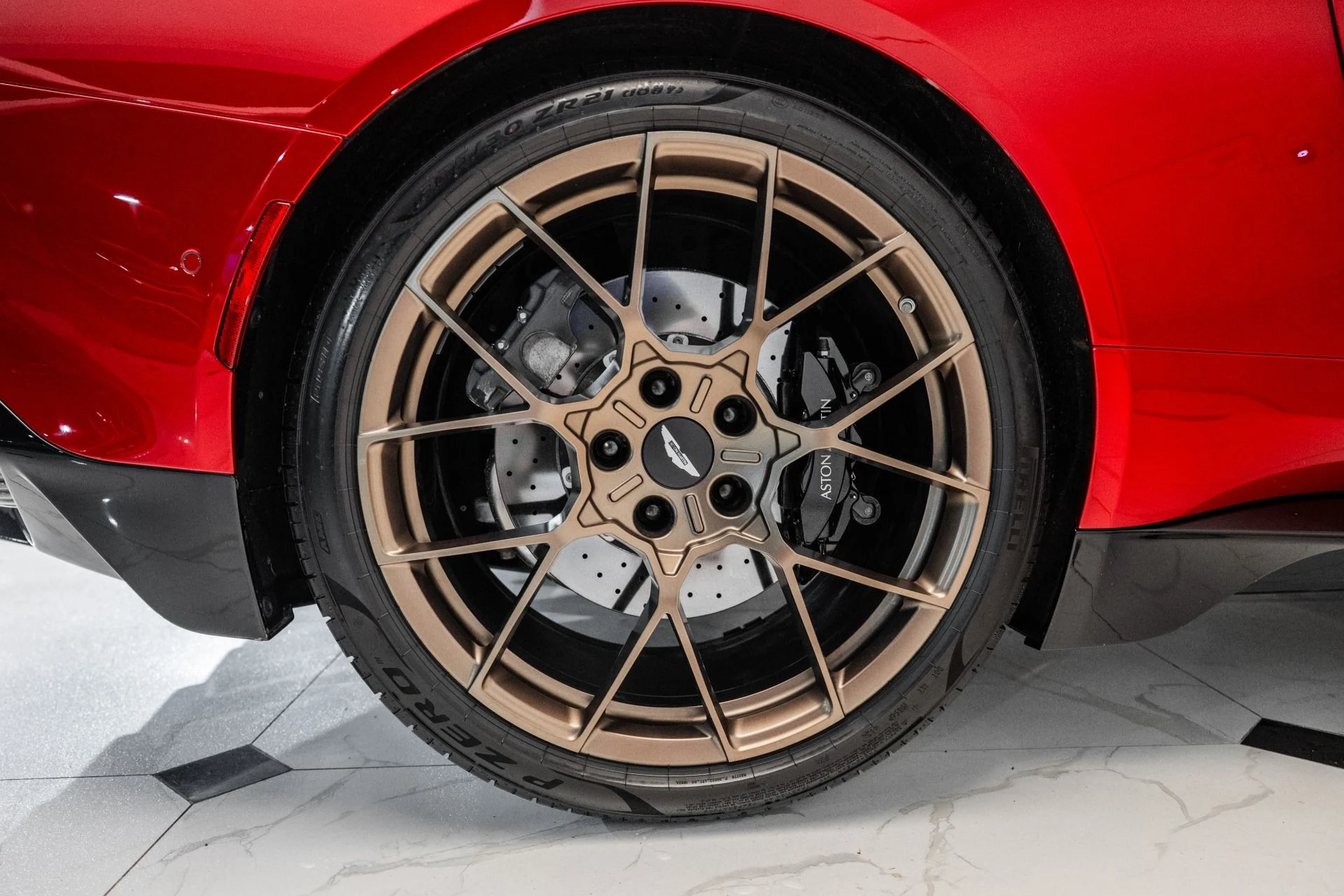 mph048_560984364_Used_2025_Aston_Martin_Vanquish_1751746222_a4c3e2c213