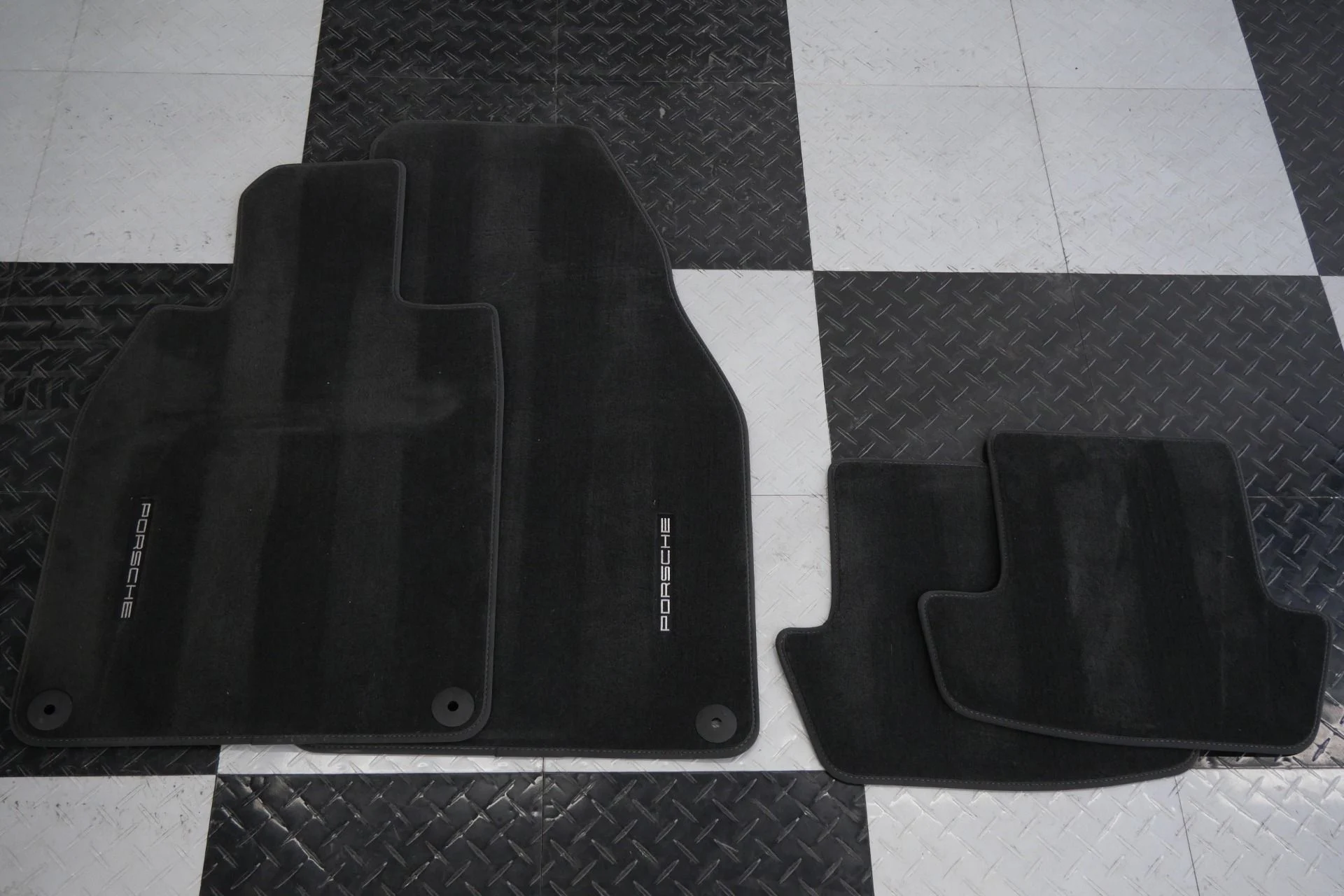 mph048_567990224_Used_2025_Porsche_911_Carrera_Premium_Package_Sport_Exhaust_1768503028_a62ee68be2