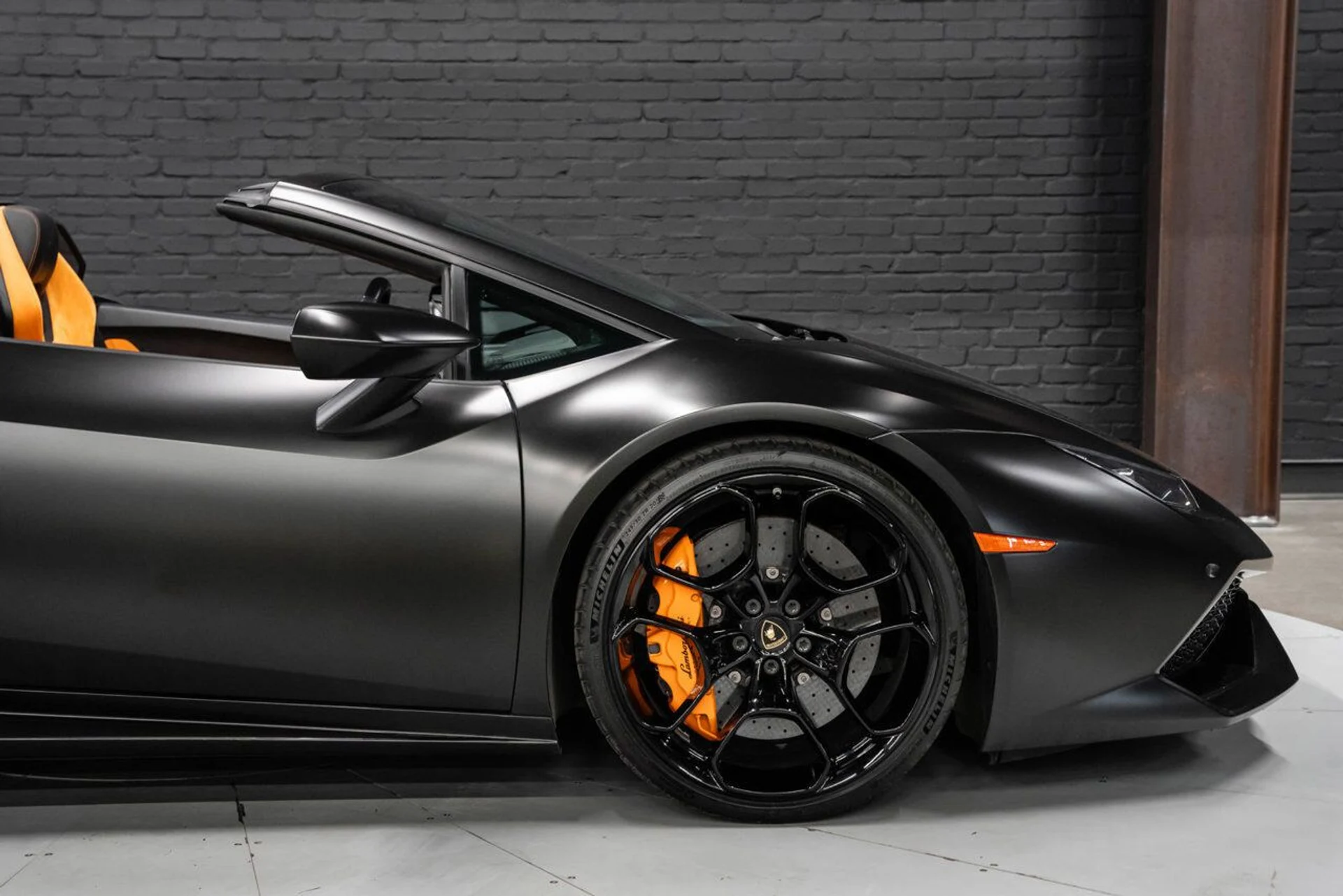 mph048_595377034_lamborghini_huracan_2016_cf6181f3f3