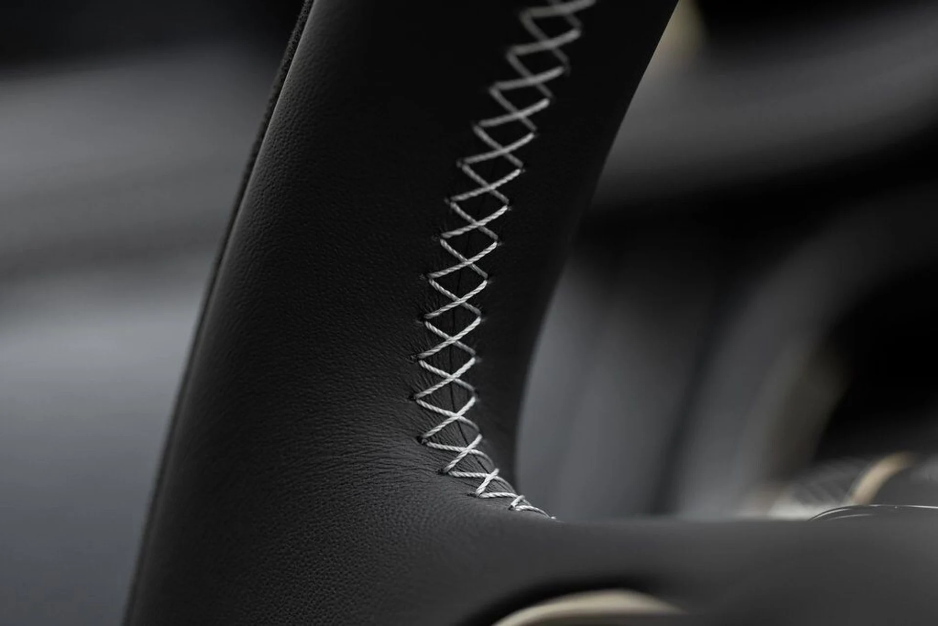 mph048_616347555_b7e232d5f9cf05c9c93bd0eee76fb26ax_8673681325