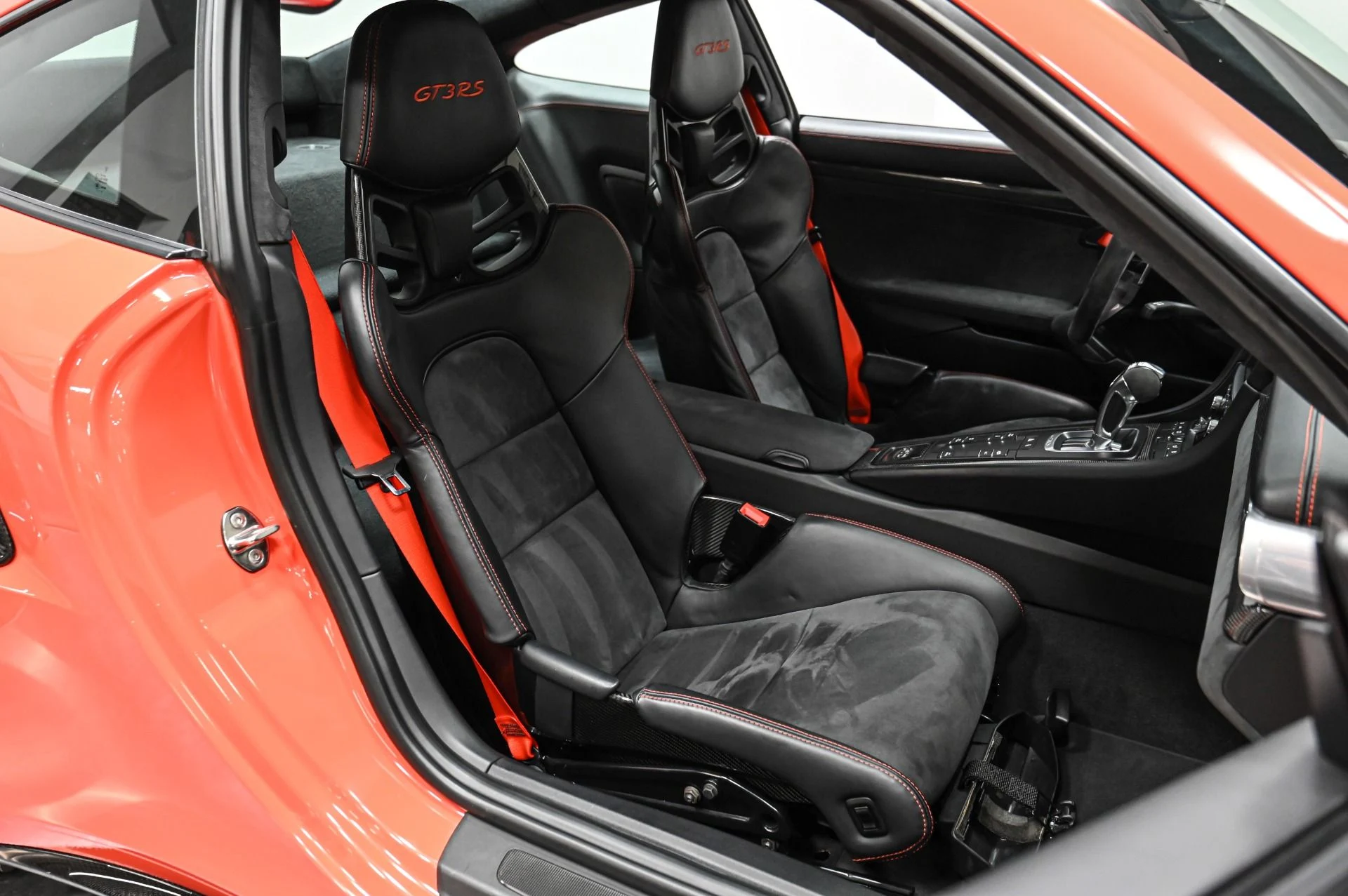 mph048_623423919_Used_2016_Porsche_911_GT_3_RS_1788412421_c6cab67a4e