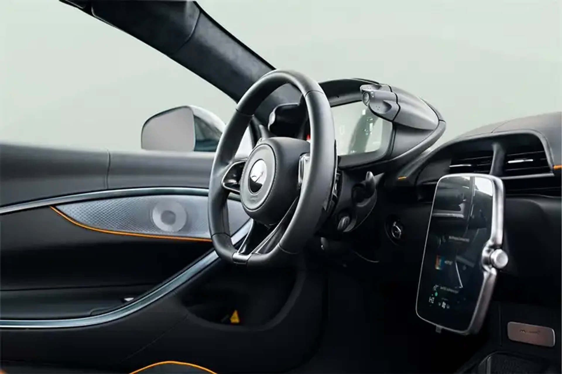 mph048_630150663_q69w2m_D89_K6_Savzf_med_b1b46c6b45