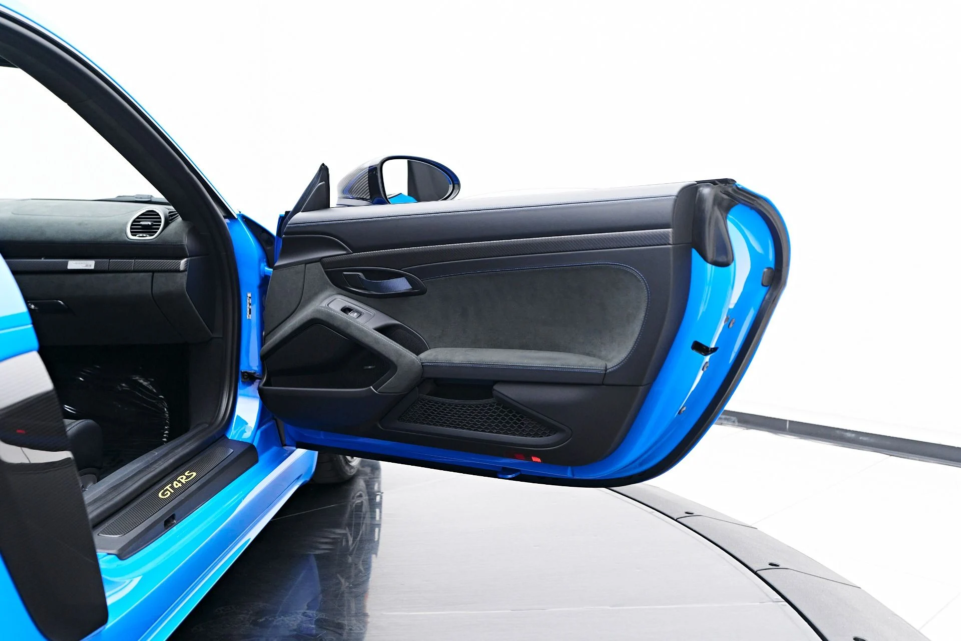 mph048_632708452_Used_2024_Porsche_718_Cayman_GT_4_RS_1757637902_f5980403b3