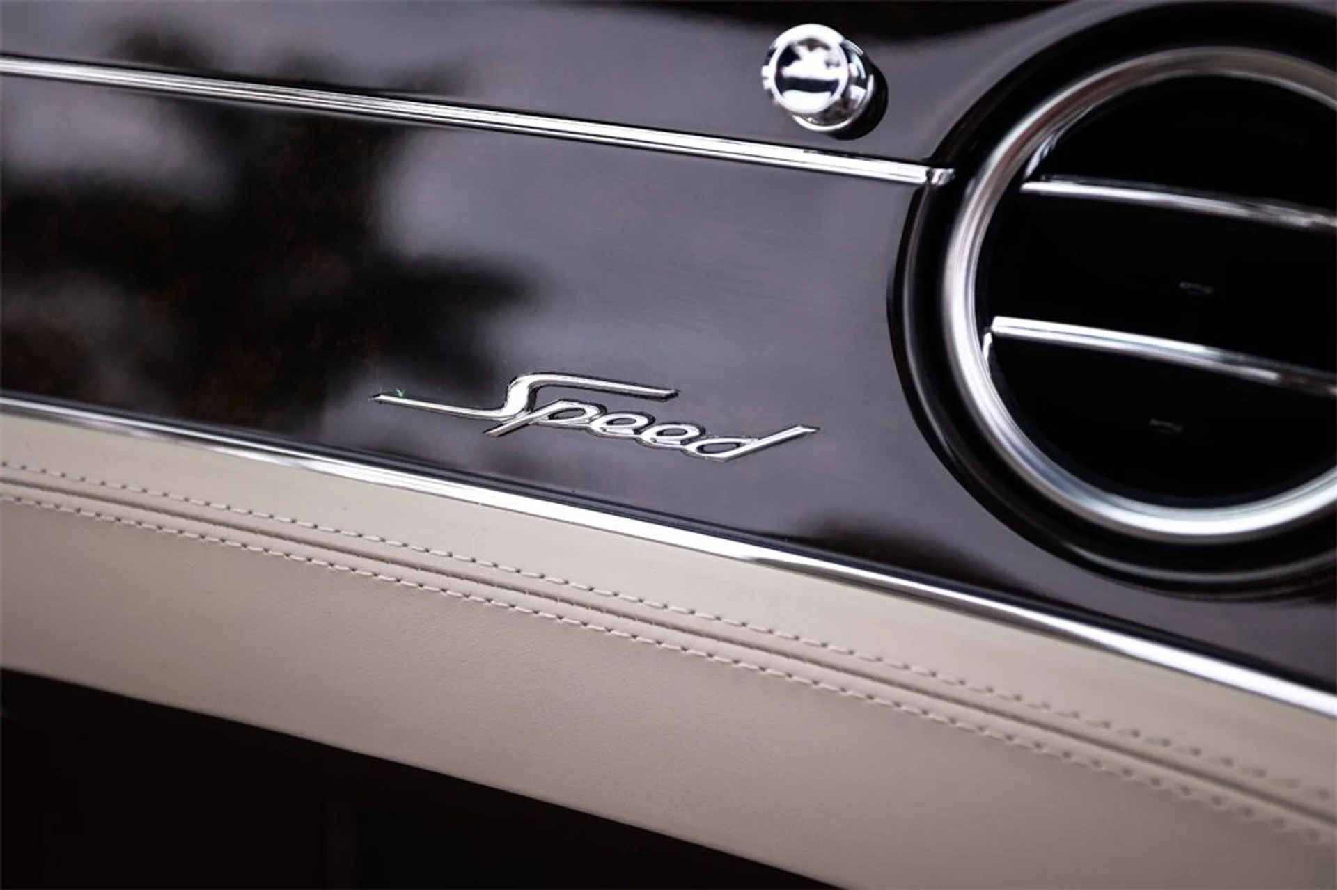 mph048_639835285_32cd2e9fe70293317d687d6adbe48125_6330398e92