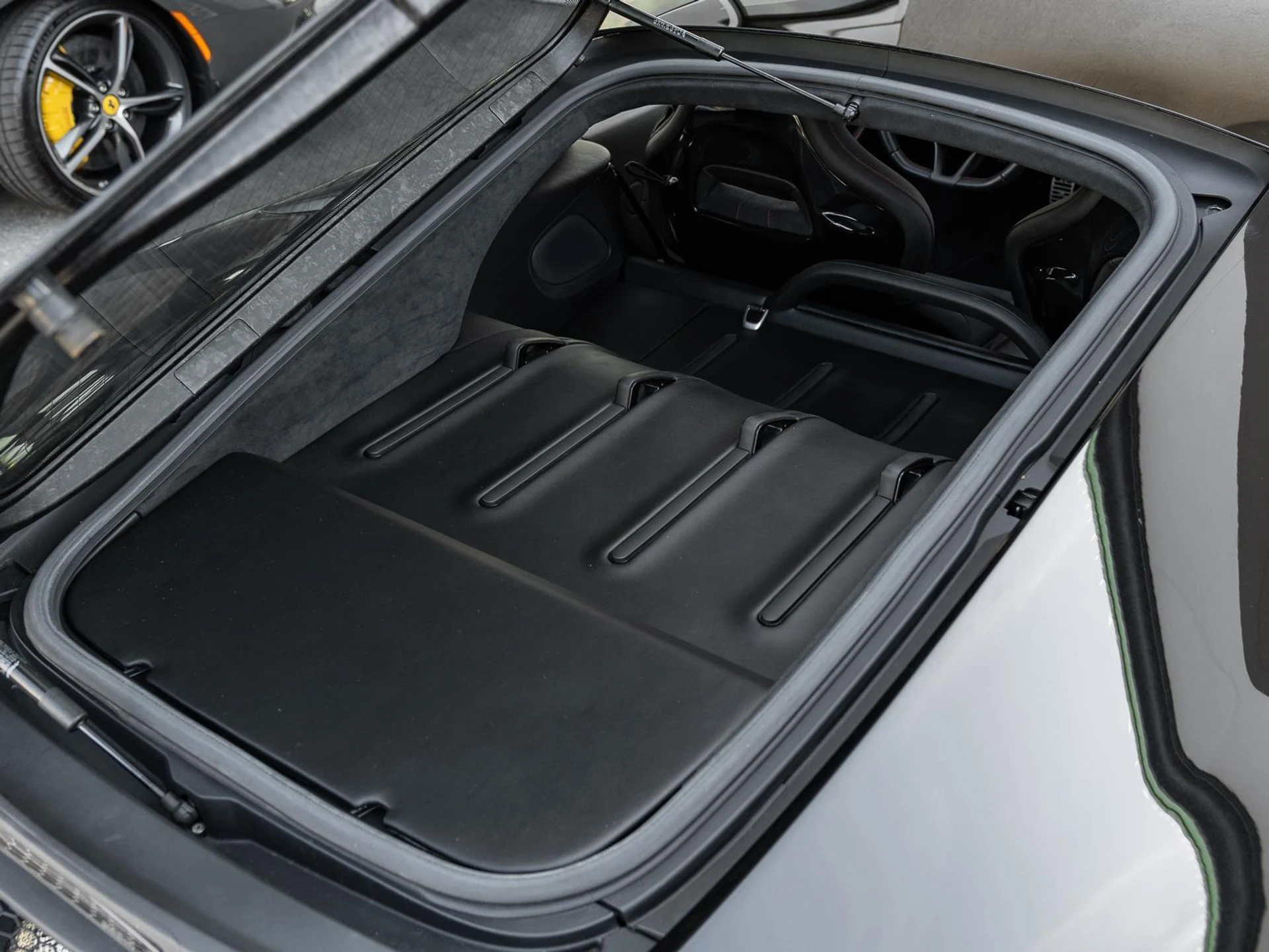 mph048_656522946_Used_2018_Mc_Laren_570_GT_1768385509_90eb90017b