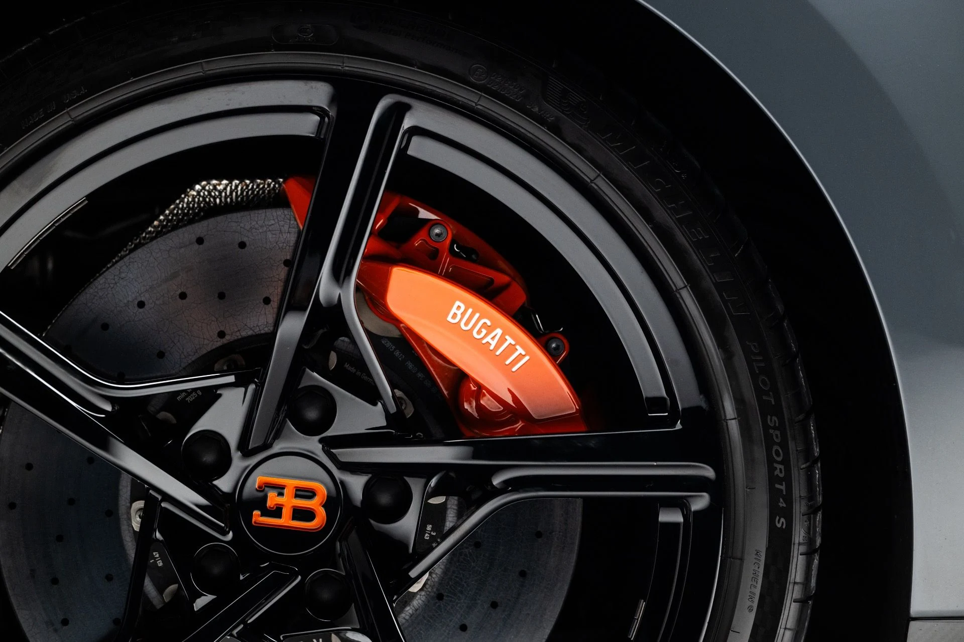 mph048_664384414_13316_p49_l_3c4190cf44