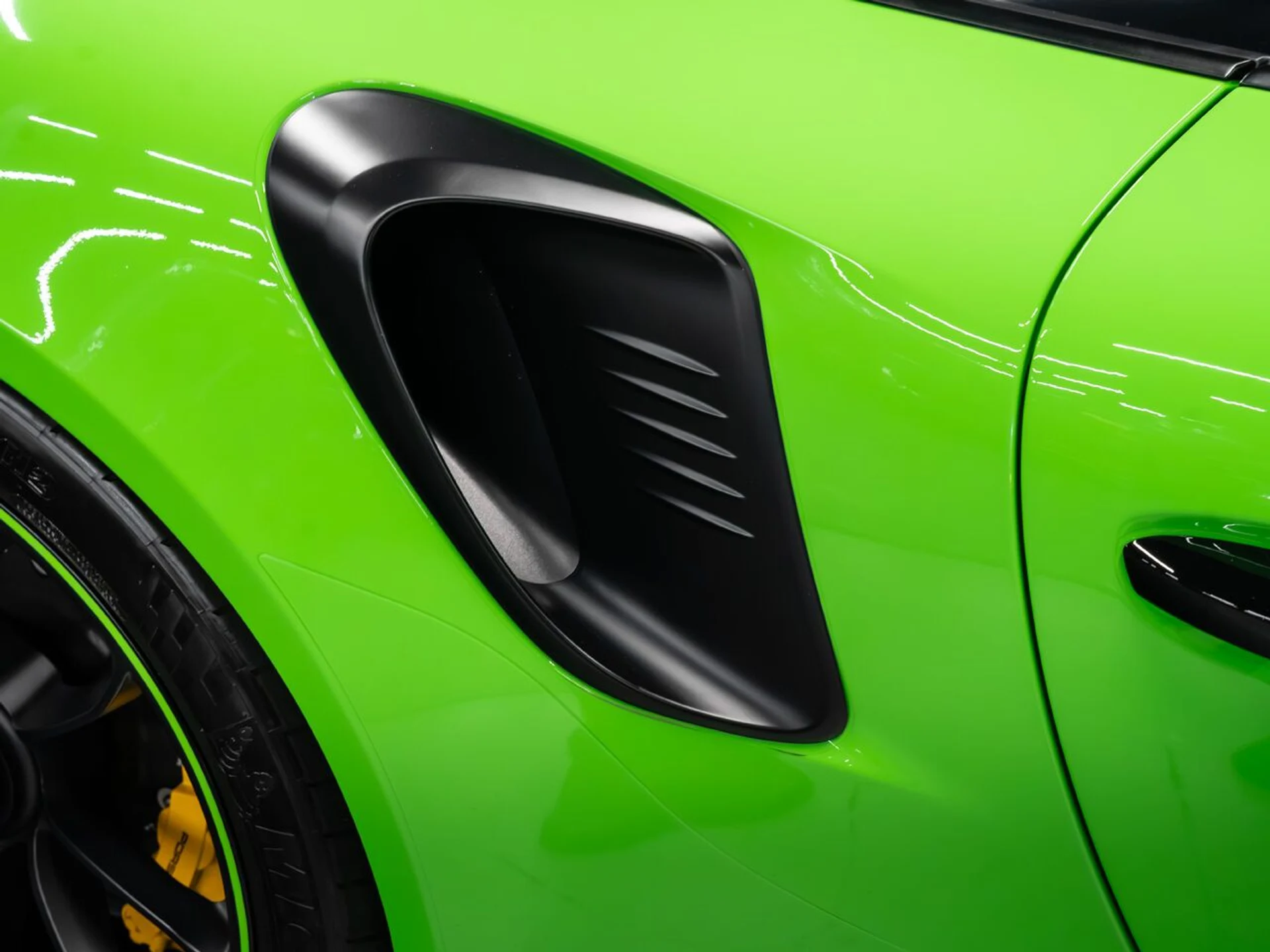 mph048_695139514_porsche_911_2019_d6e70a86e8