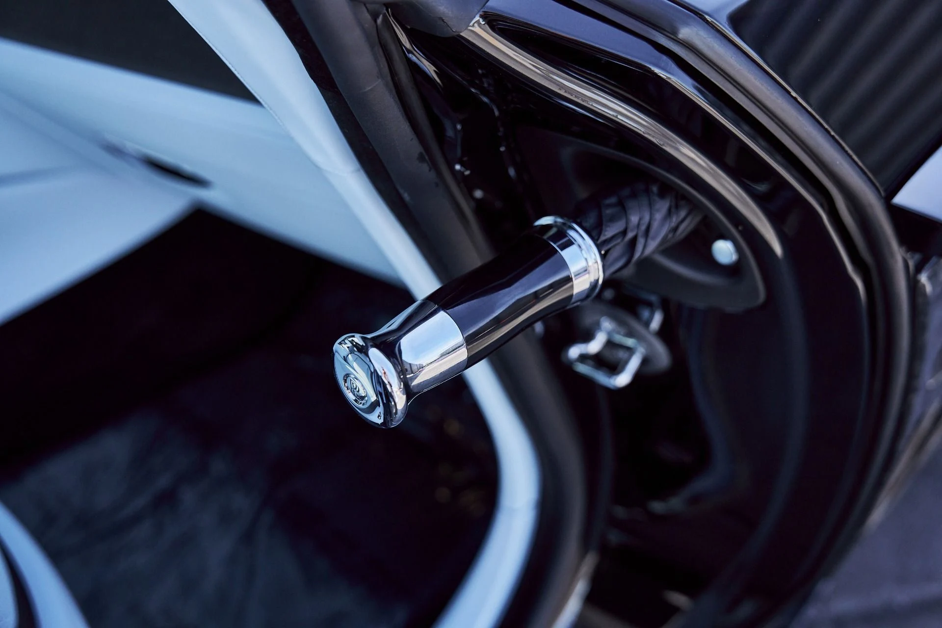 mph048_721213424_Used_2025_Rolls_Royce_Spectre_Base_1773452532_b3cc0fd1c0